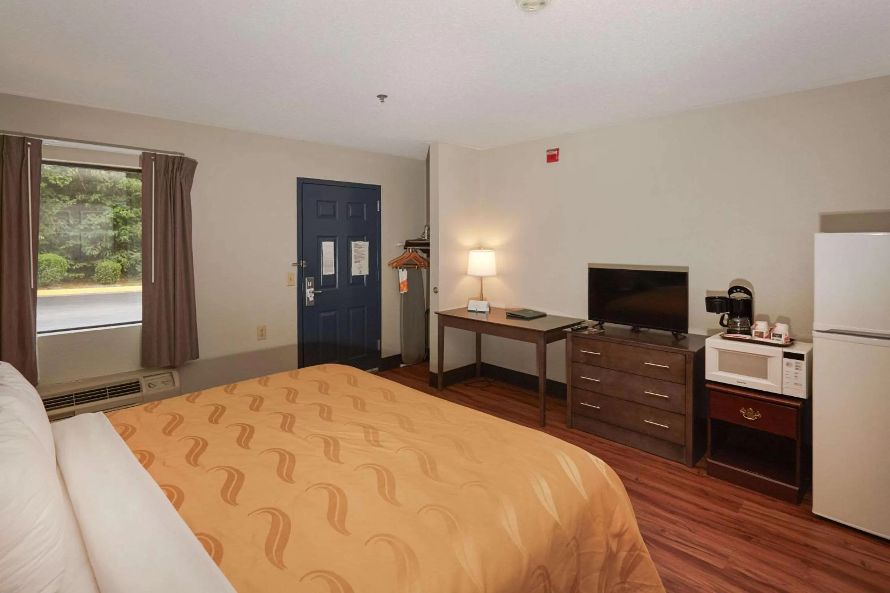 Photo of the whole room, Bed in Quality Inn Augusta West Near Fort Gordon