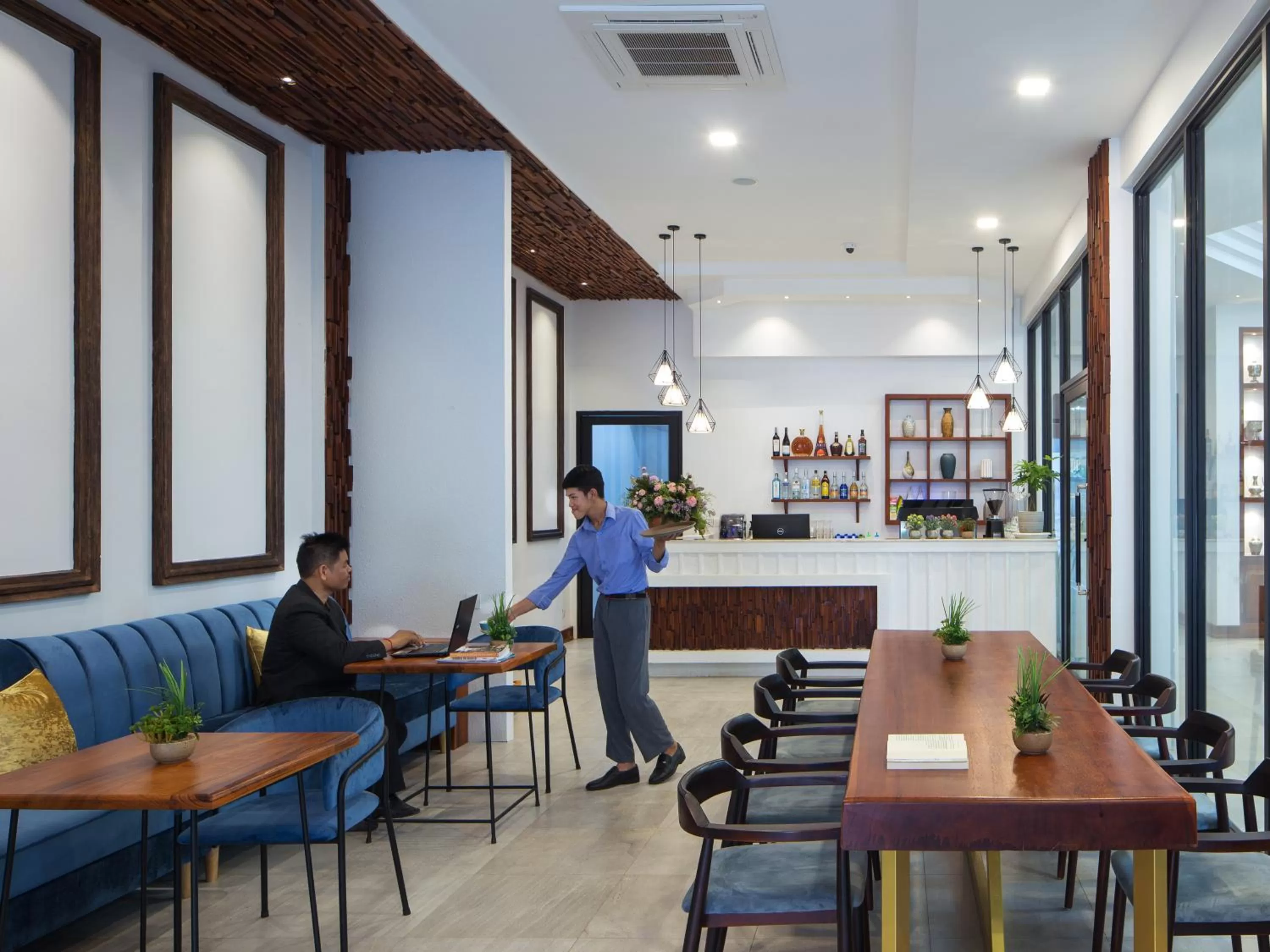 Restaurant/Places to Eat in Homewood Hotel