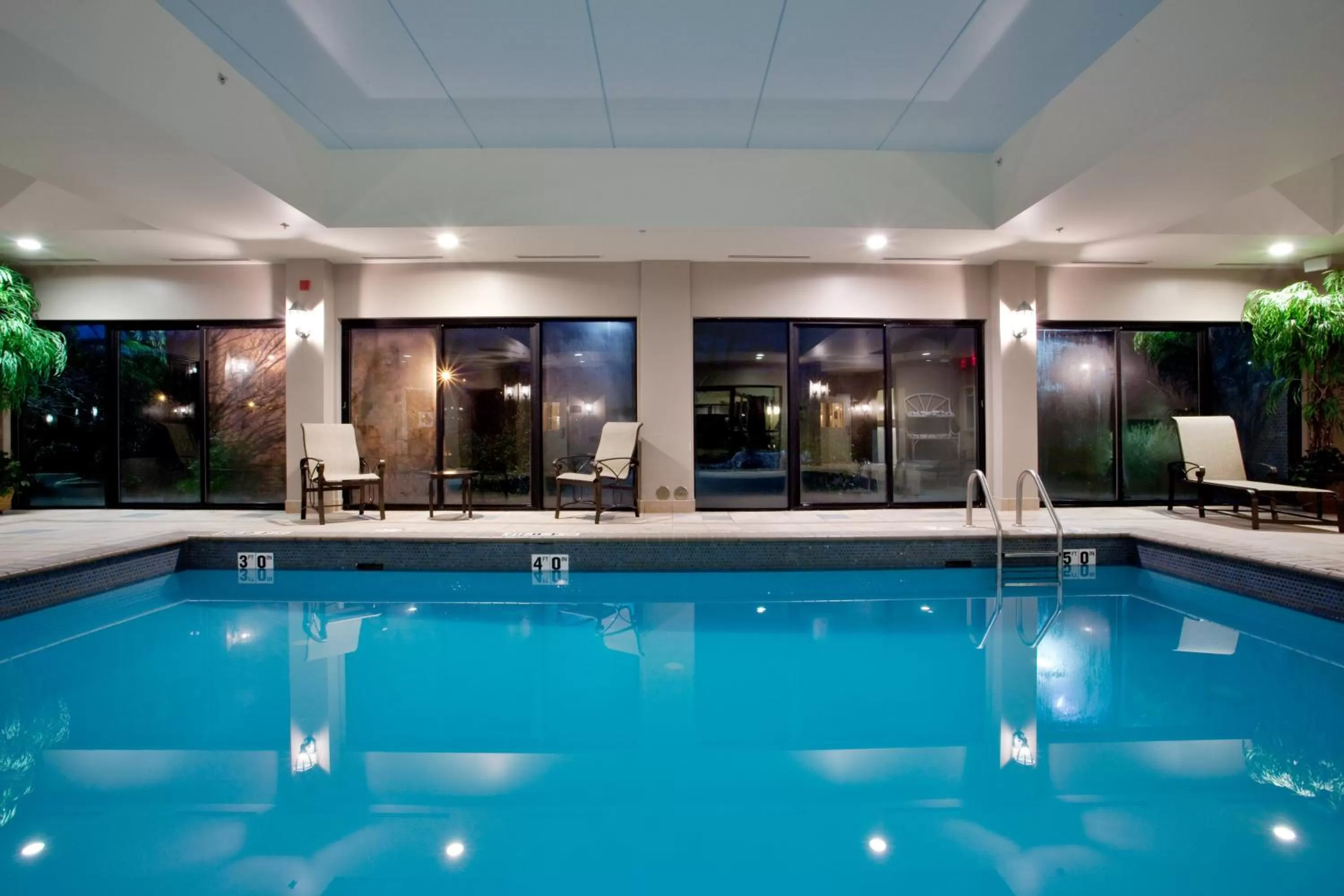 Swimming pool in Holiday Inn Express & Suites Newport News by IHG