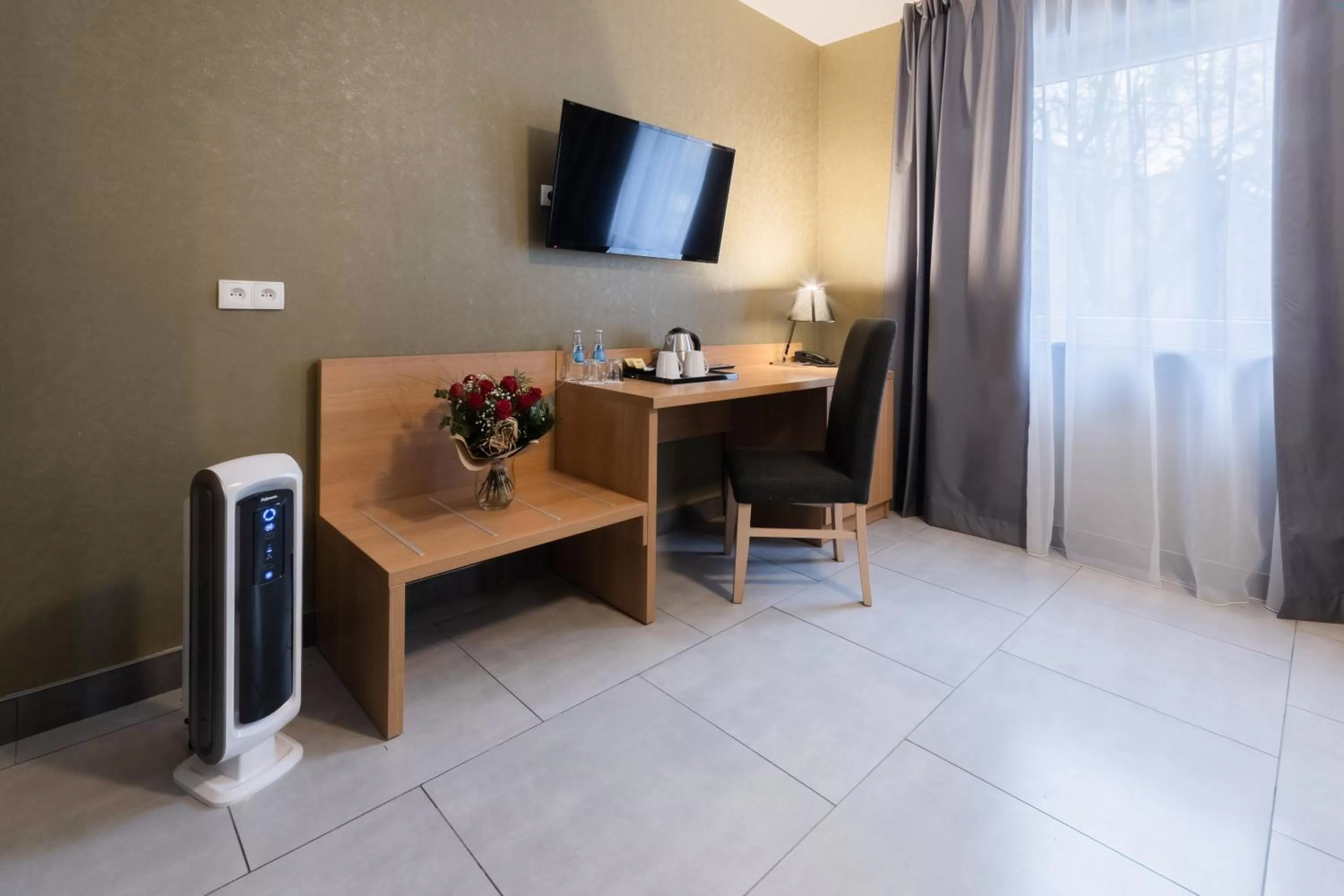 Hotel Lantier & Swimming Pool Zone