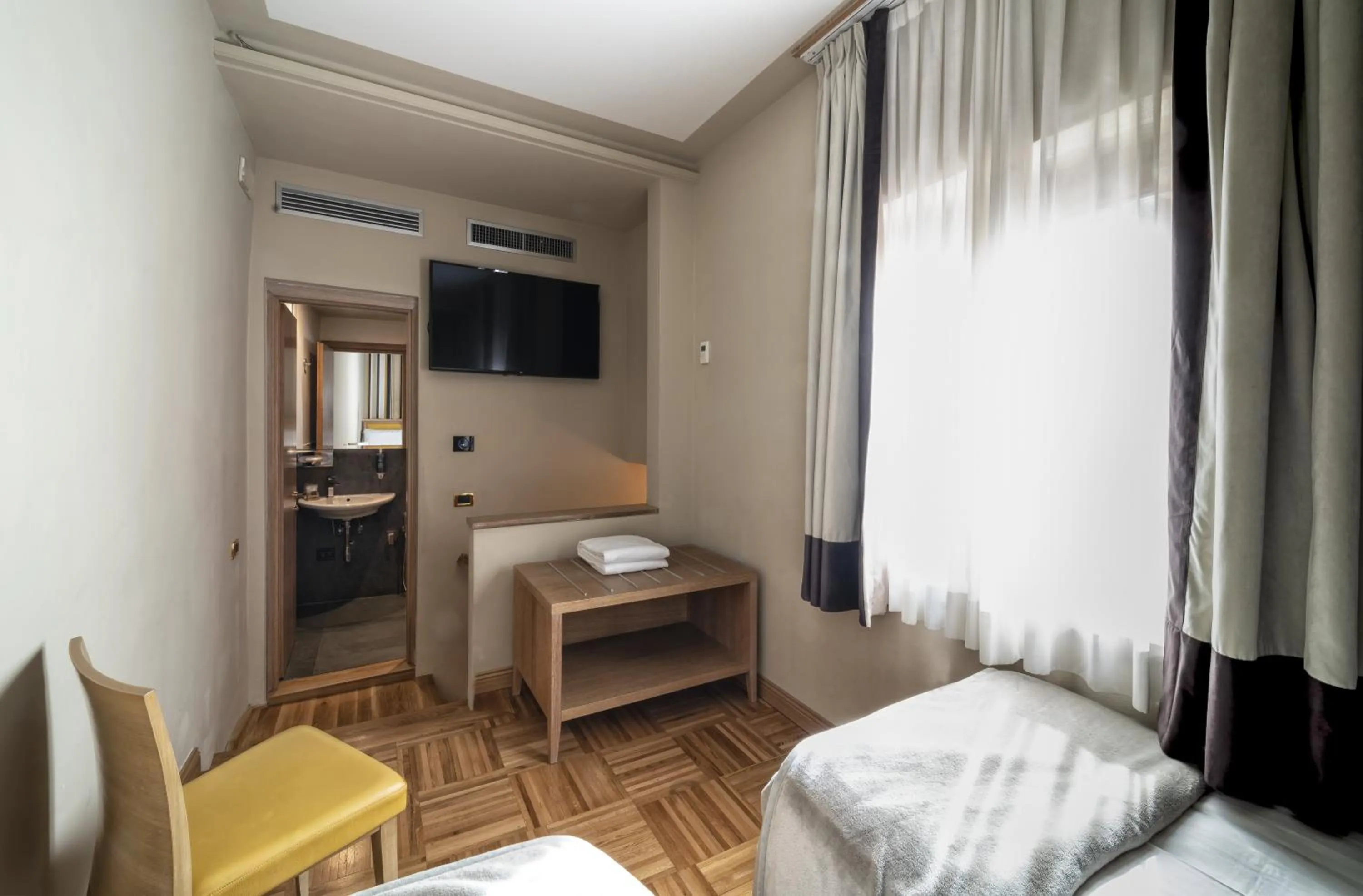 TV and multimedia, Bed in Solo Experience Hotel