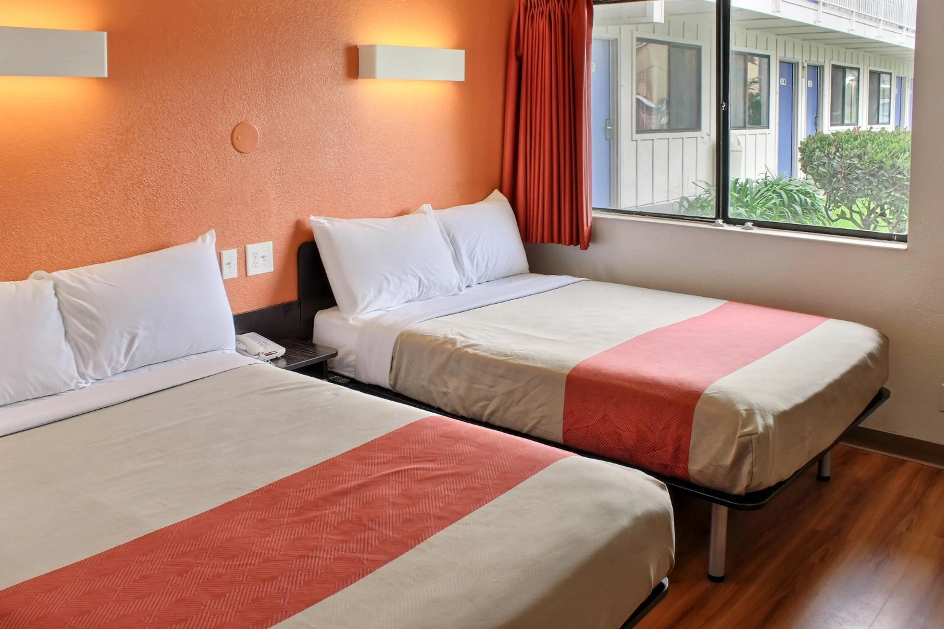 Bedroom, Bed in Motel 6-Pismo Beach, CA