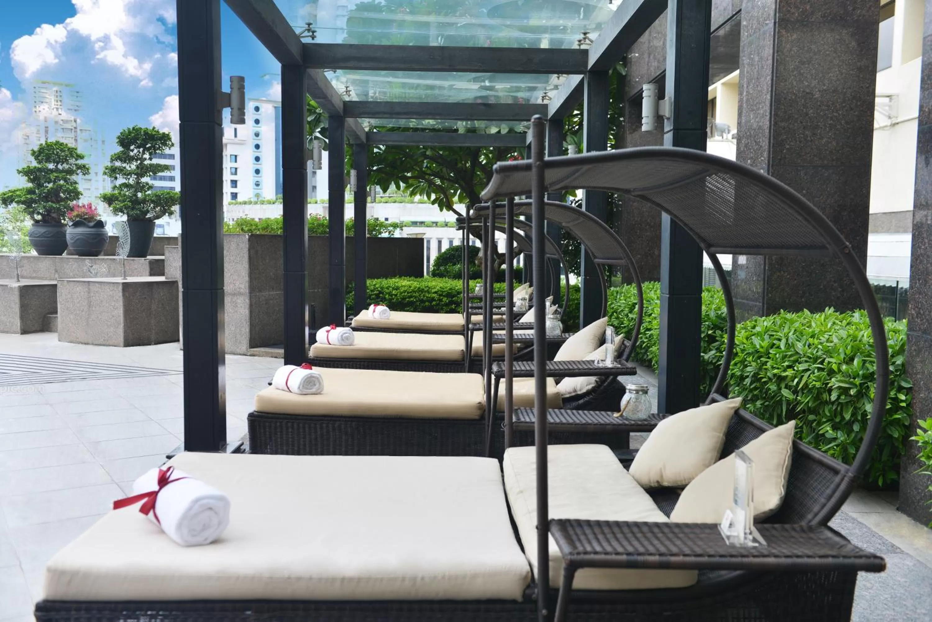 Swimming pool in The Garden Hotel Guangzhou