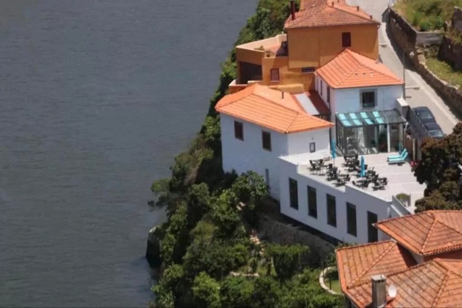 Property building in Bridge It - Suites & Views