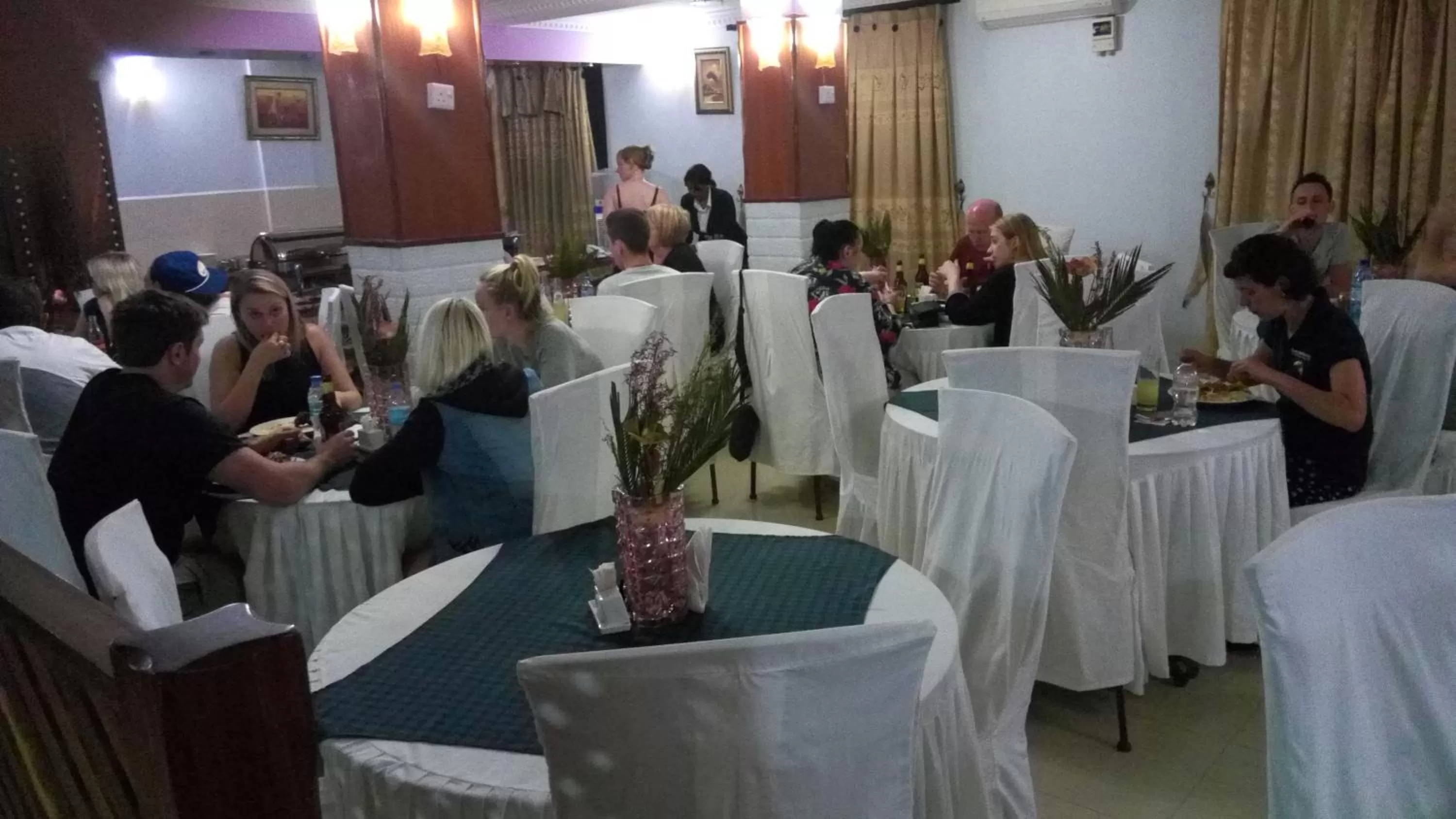 Restaurant/places to eat in Natron Palace Hotel