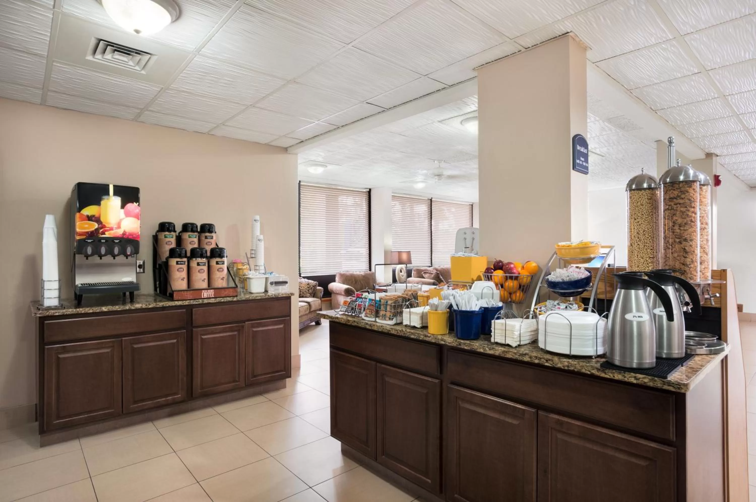 Food in Days Inn by Wyndham Jacksonville Airport