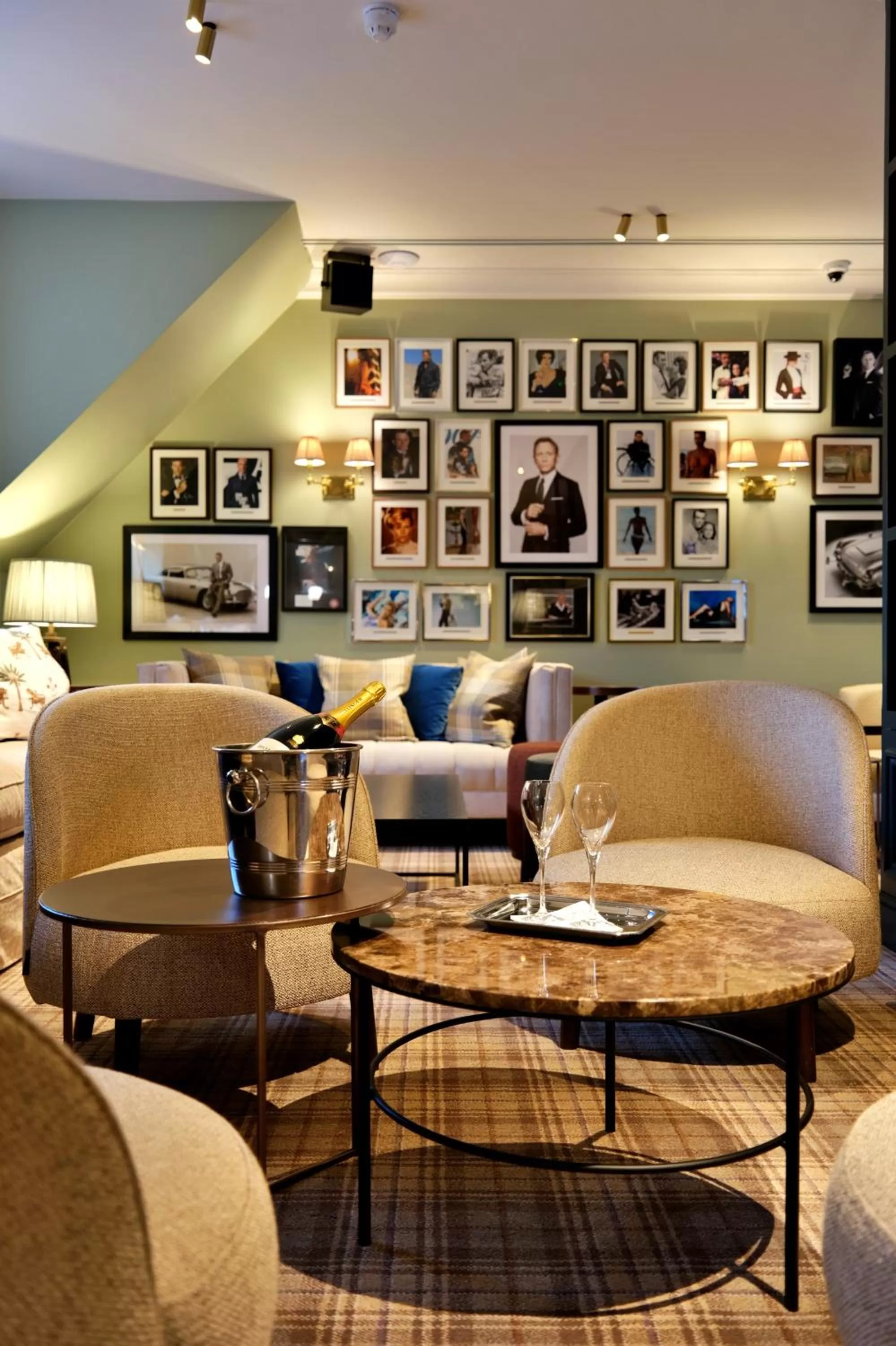 Lounge or bar in De Lindenhoeve Boutique Hotel
