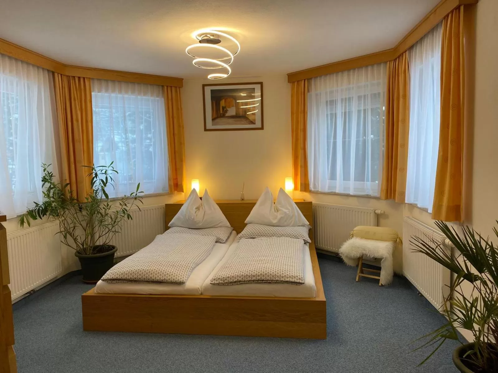 Bed in GRUBERS, Hotel Appartments Gastein