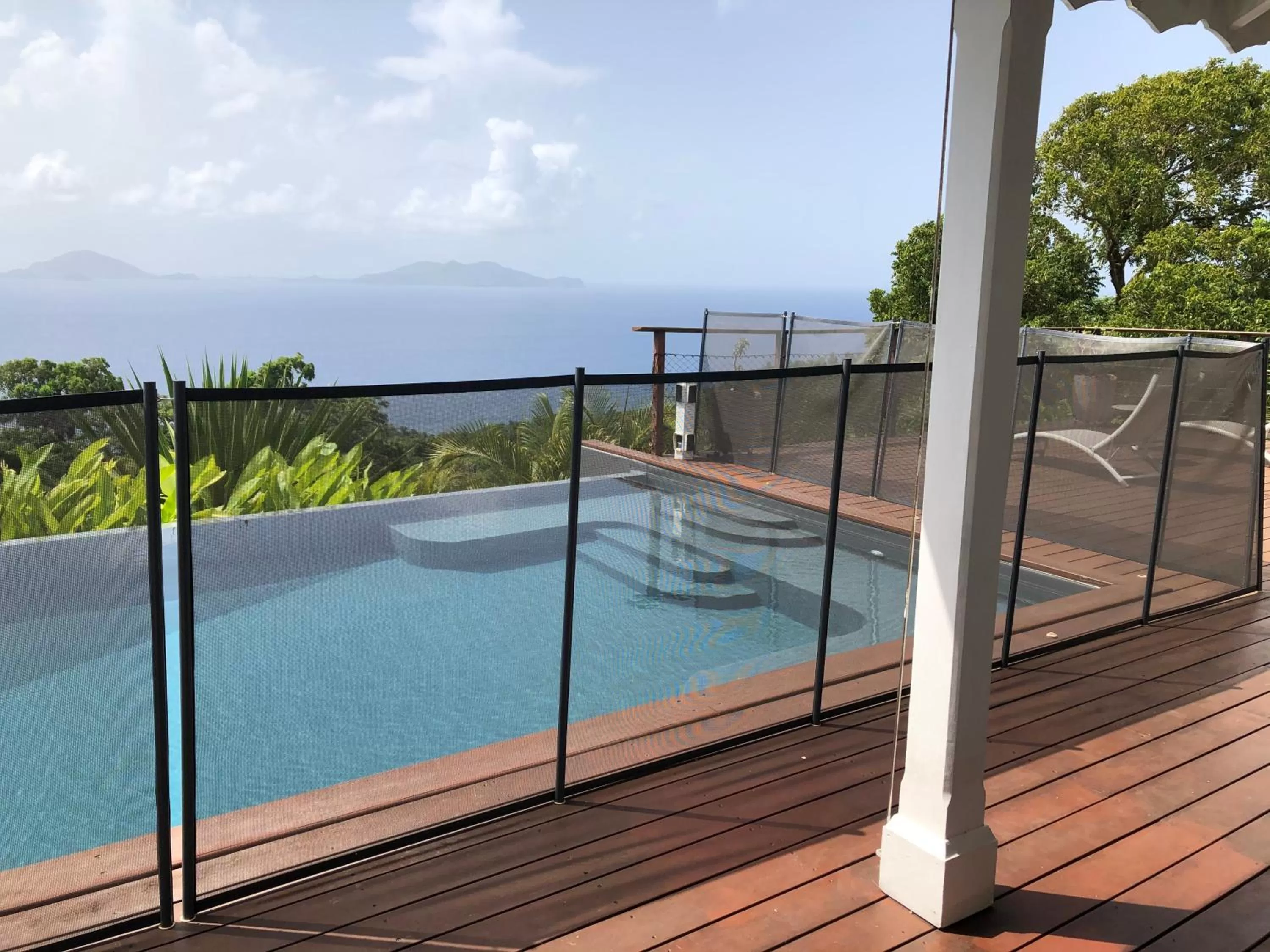 Swimming Pool in Villa Cajou (Chambre d'hôtes chez l'habitant)