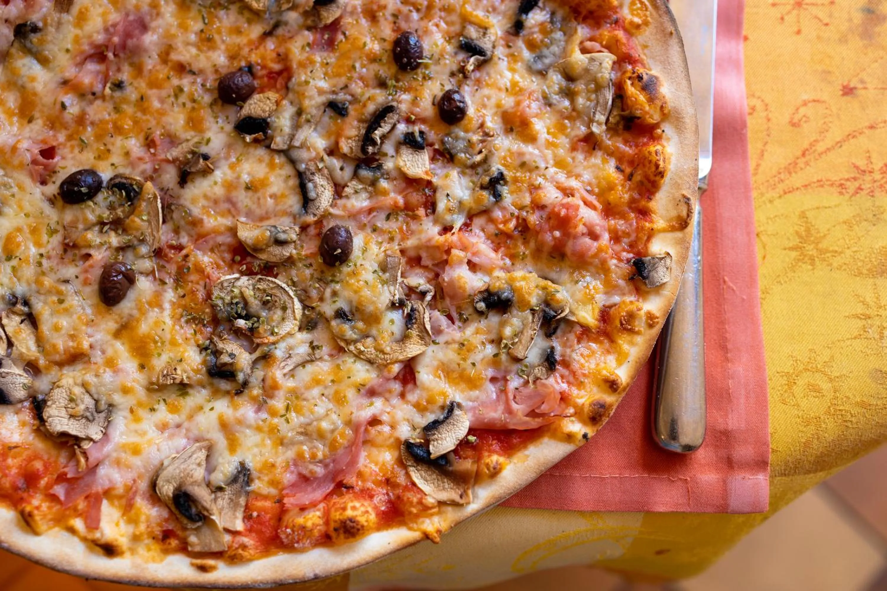 Restaurant/places to eat in Logis Le Relais Imperial