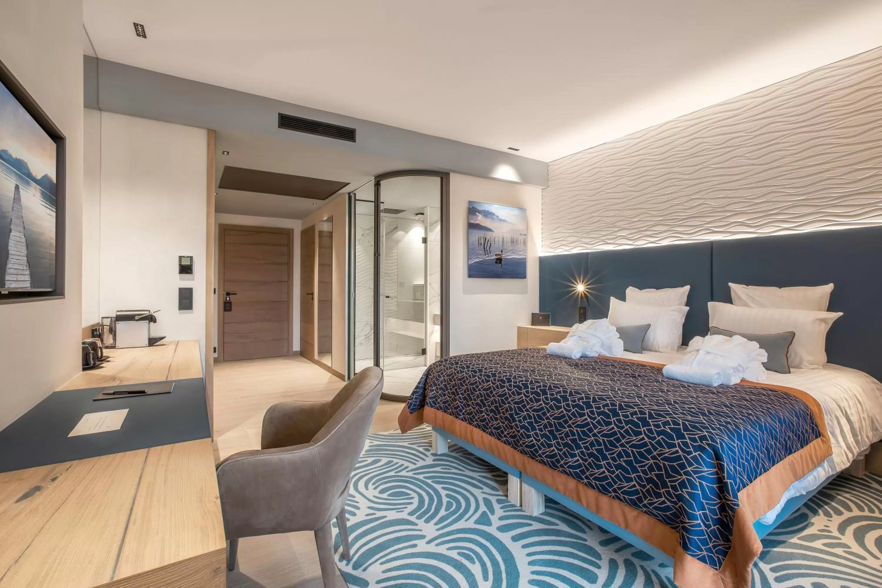 Bedroom, Bed in Rivage Hôtel & Spa Annecy