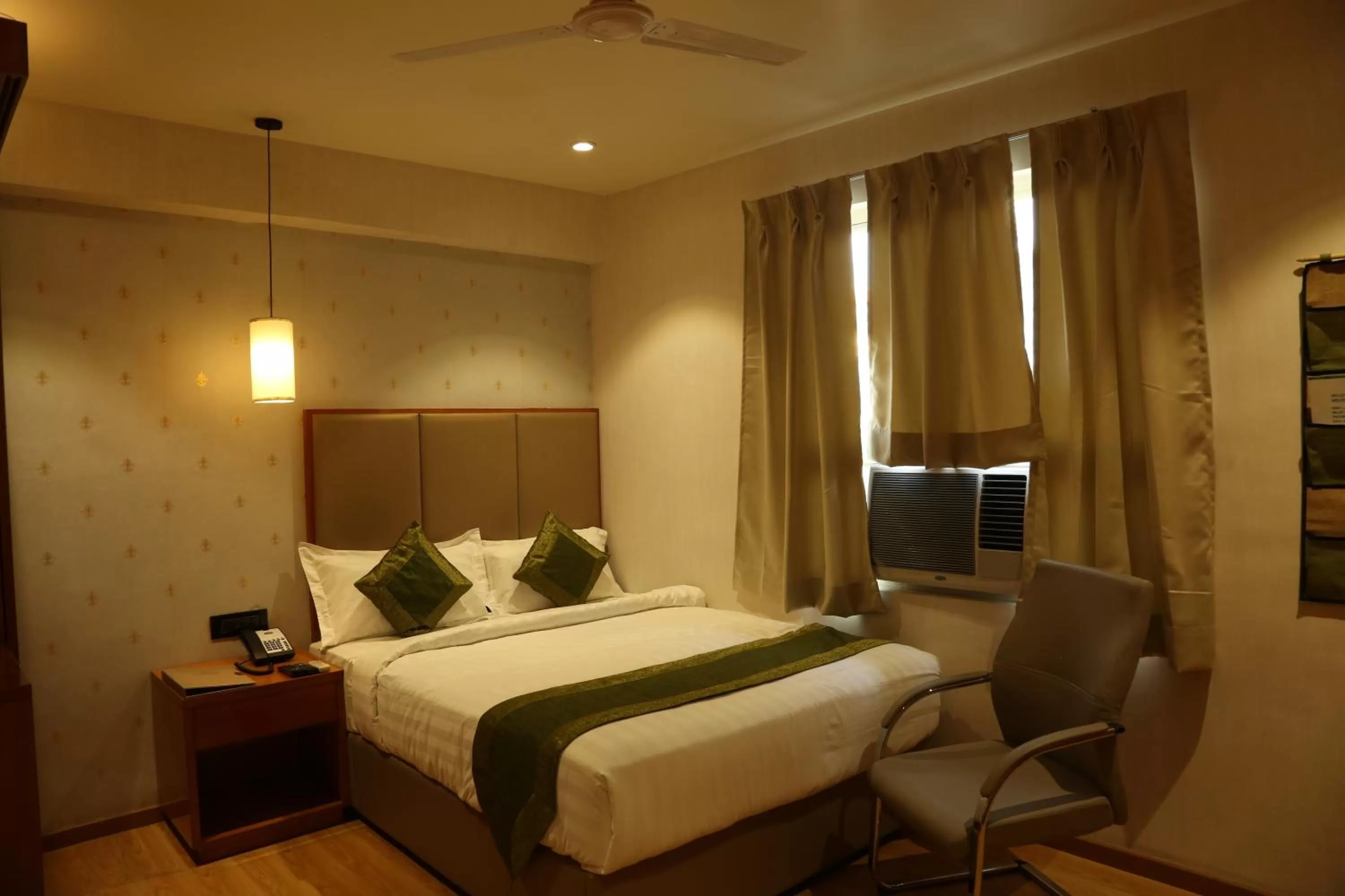 Bedroom, Bed in Hotel Reva Regency