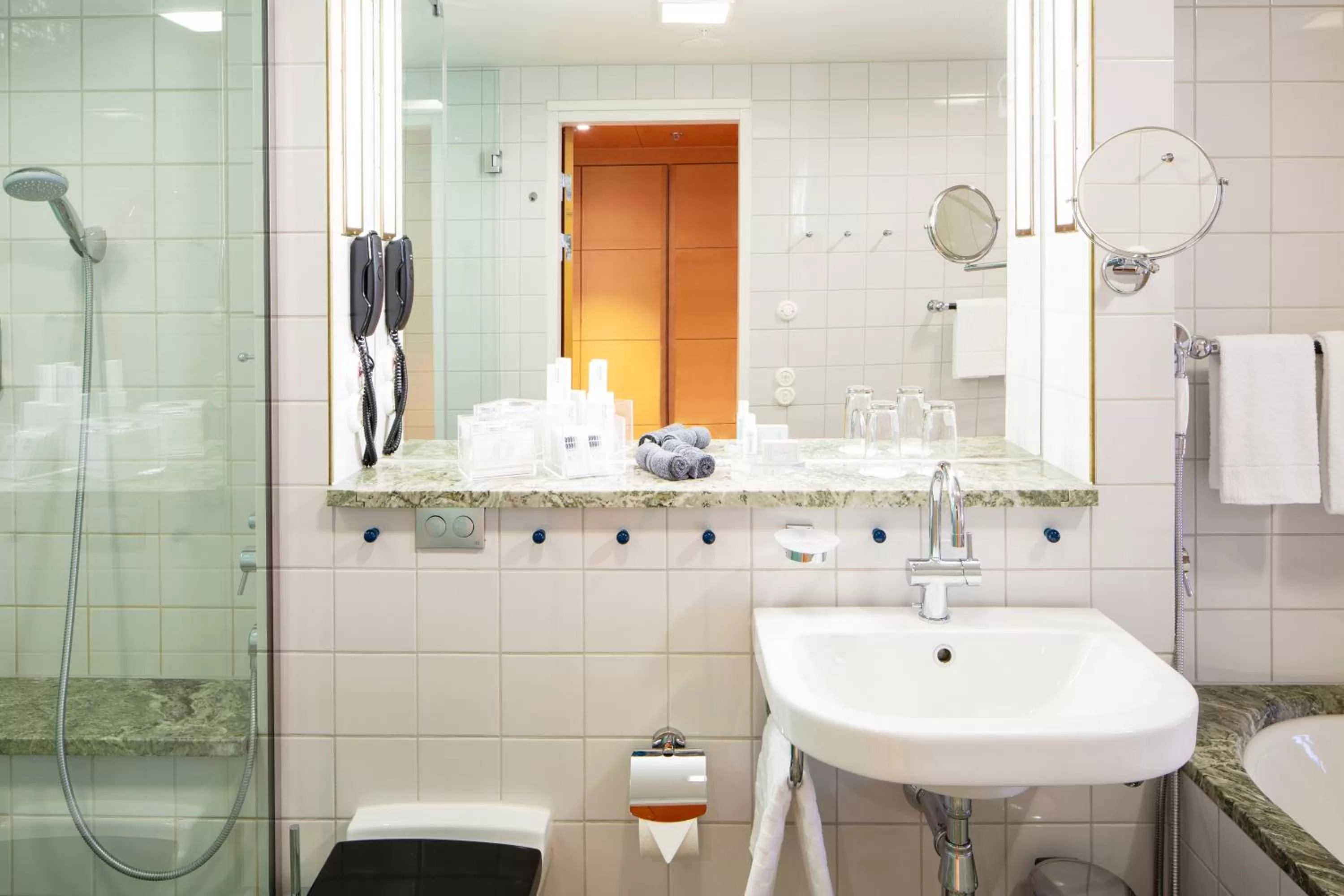 Shower in Hotel Rival