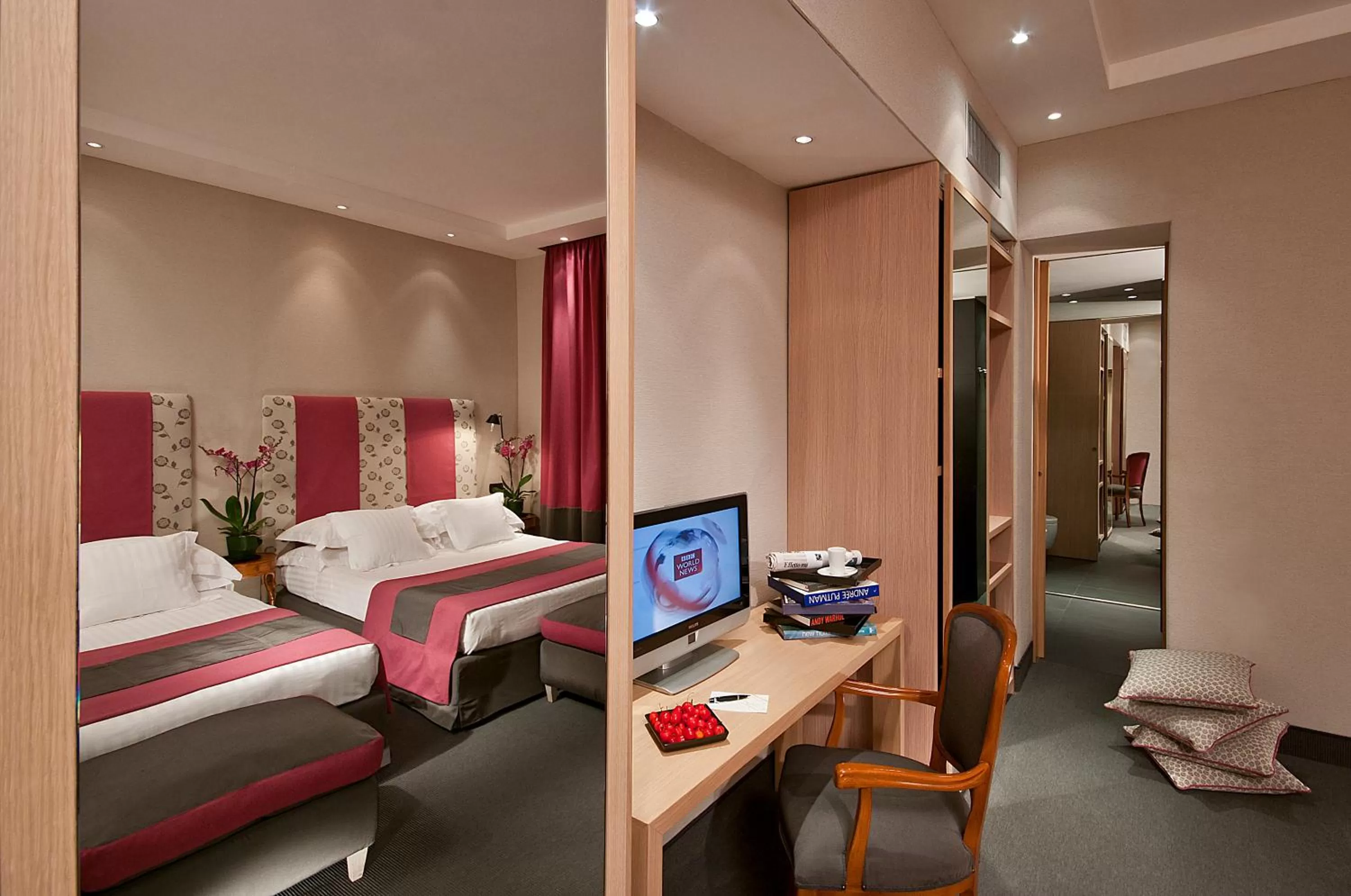 Coffee/tea facilities, Bed in Alpi Hotel