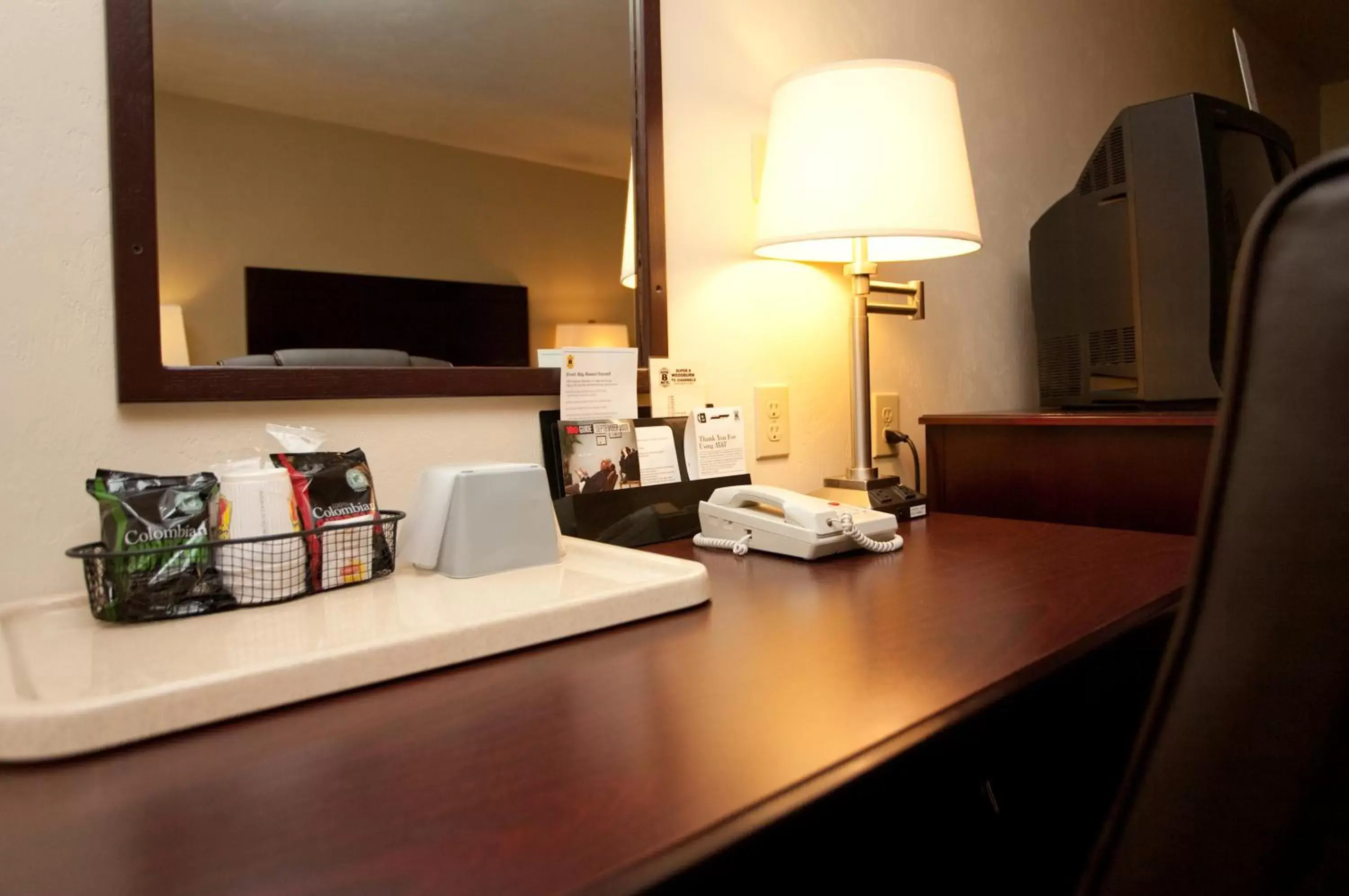 Queen Room with Two Queen Beds - Smoking in Super 8 by Wyndham Woodburn Queen Room with Two Queen Beds - Smoking in Super 8 by Wyndham Woodburn