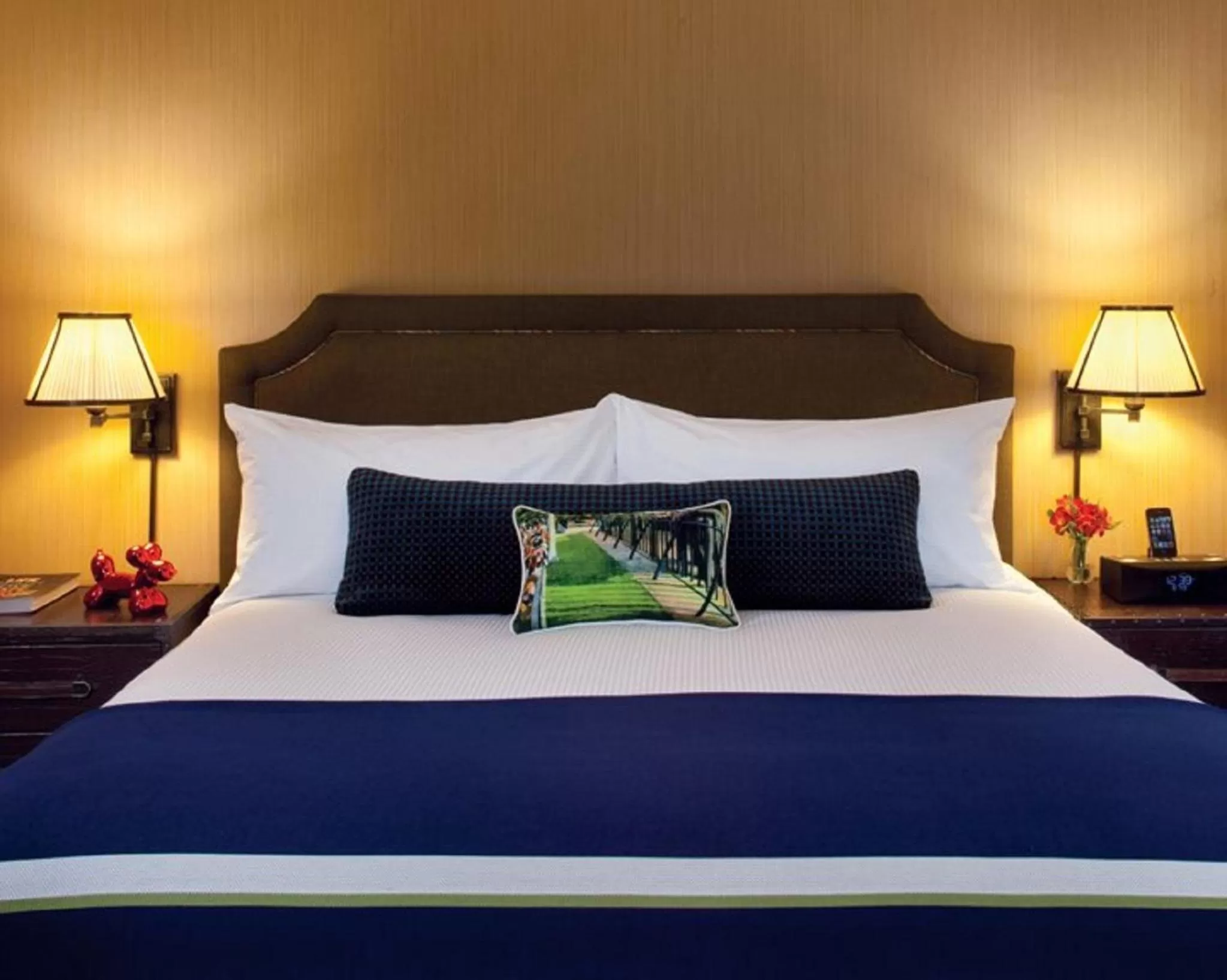 Queen Room in Hotel Lincoln