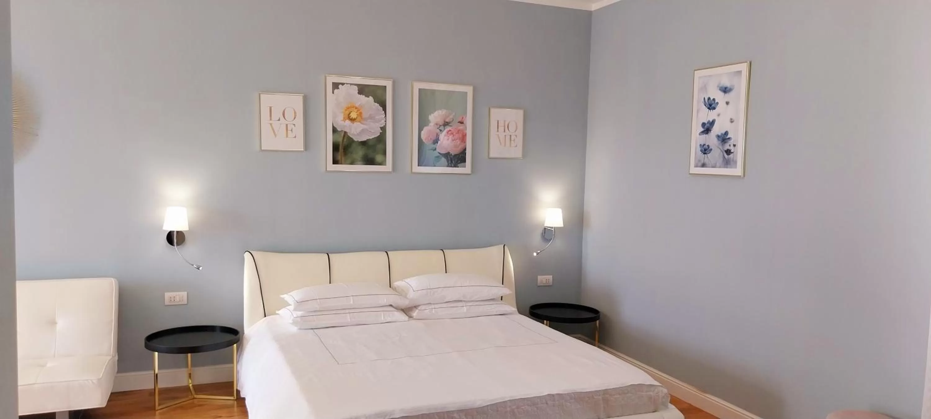 Bedroom, Bed in Villa Bellavista Alba, B&B