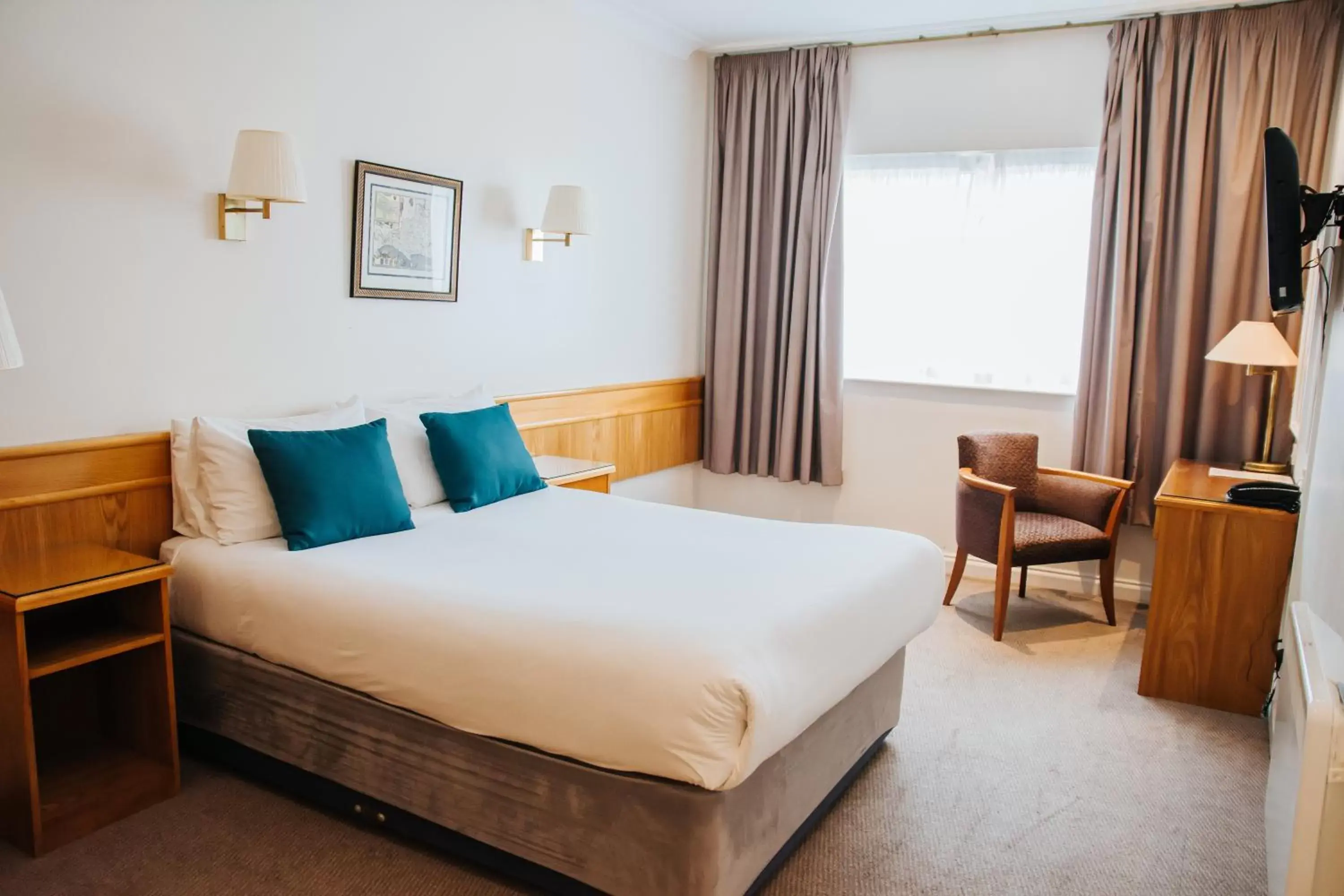 Standard Double Room with Harbor View in Poole Quay Hotel Standard Double Room with Harbor View in Poole Quay Hotel