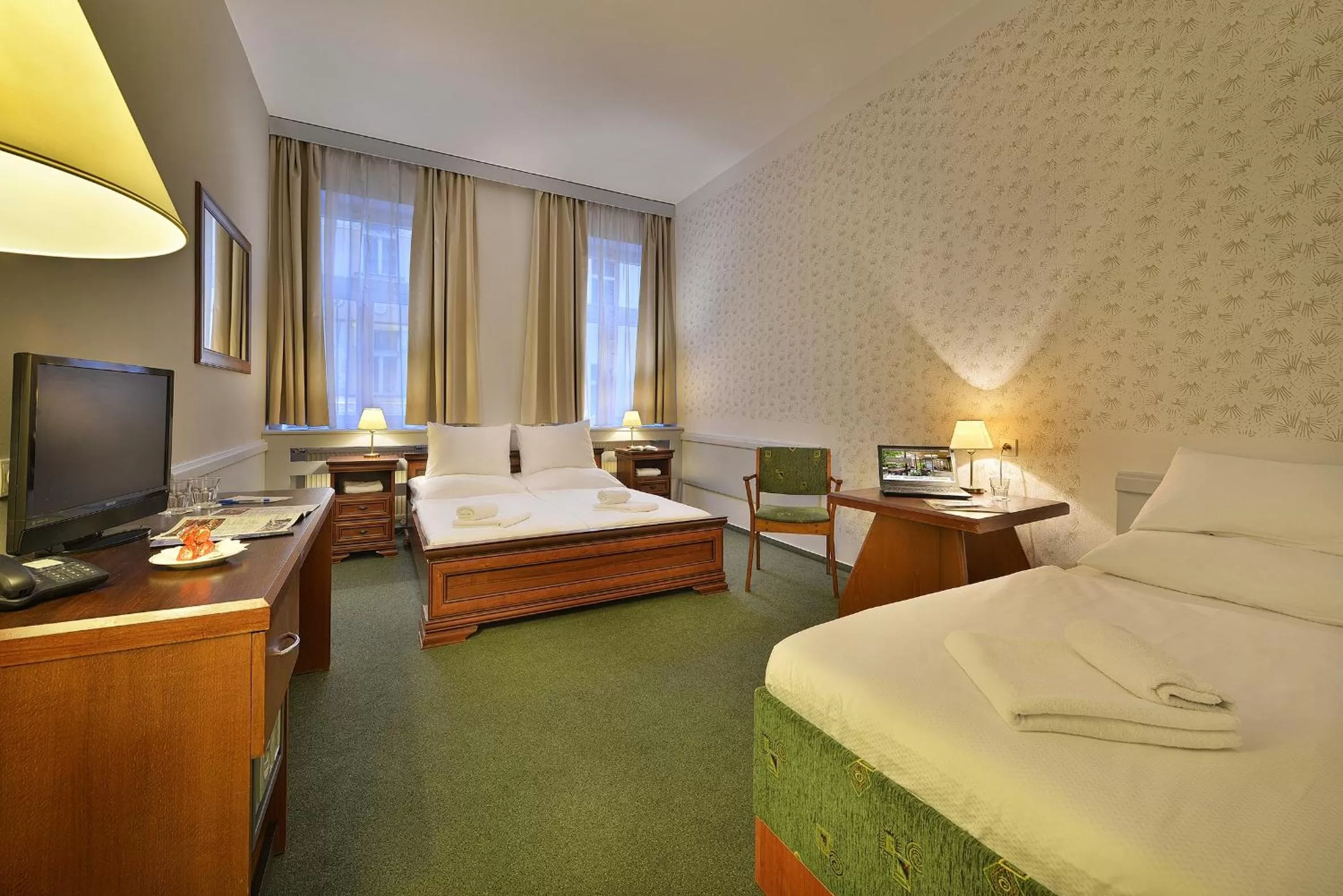 Economy Triple Room in Three Crowns Hotel