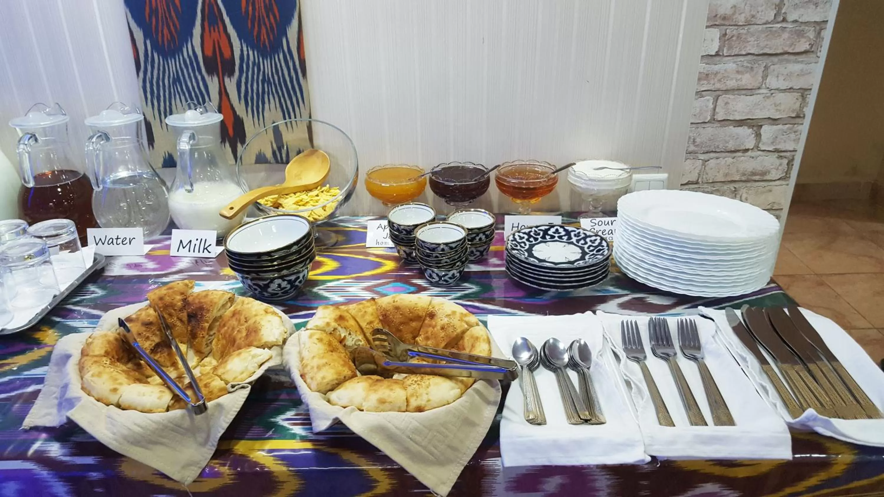 Food and drinks, Breakfast in Jahongir Guest House