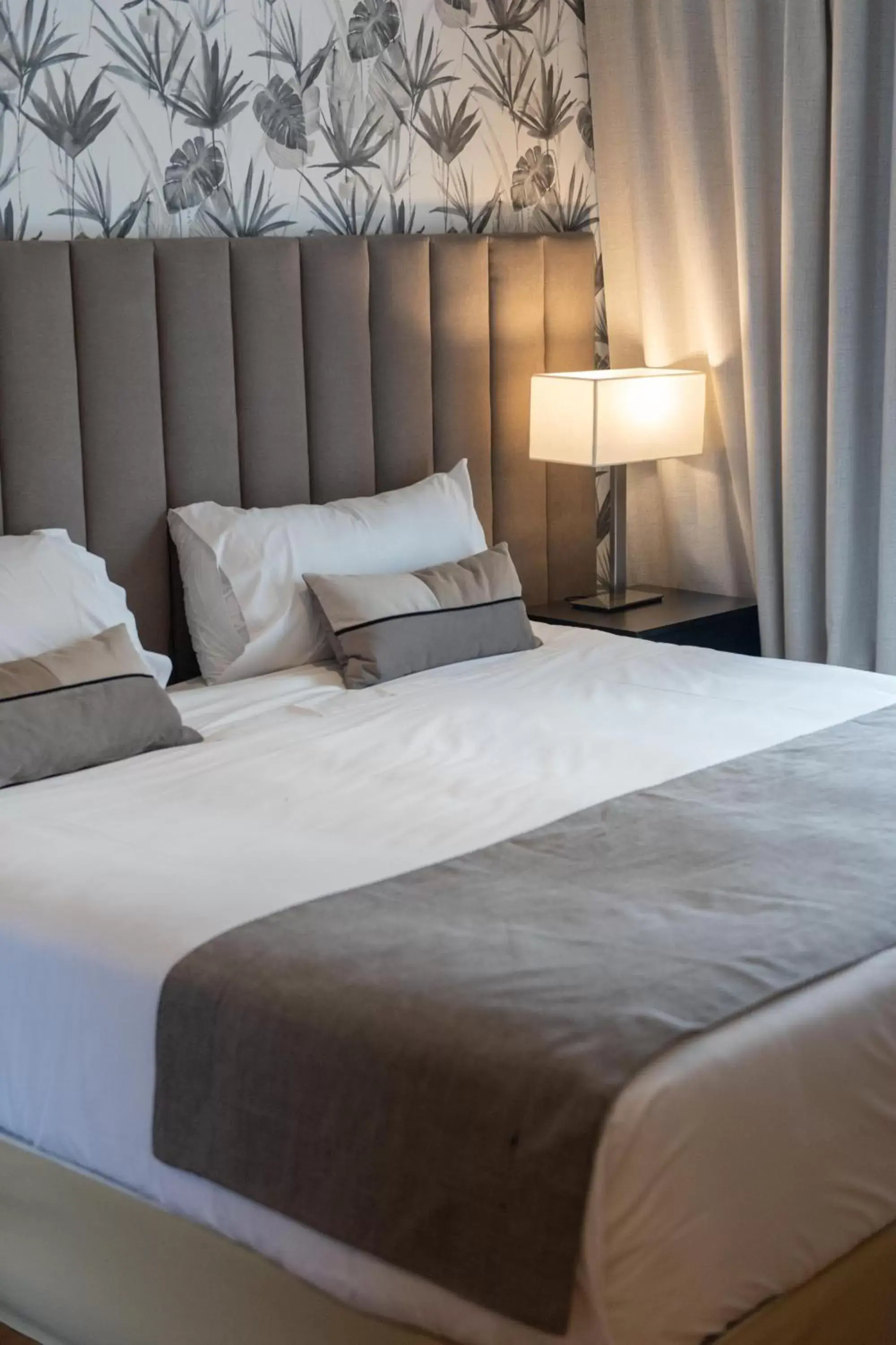 Suite with Mountain View in Hotel Albatros Suite with Mountain View in Hotel Albatros