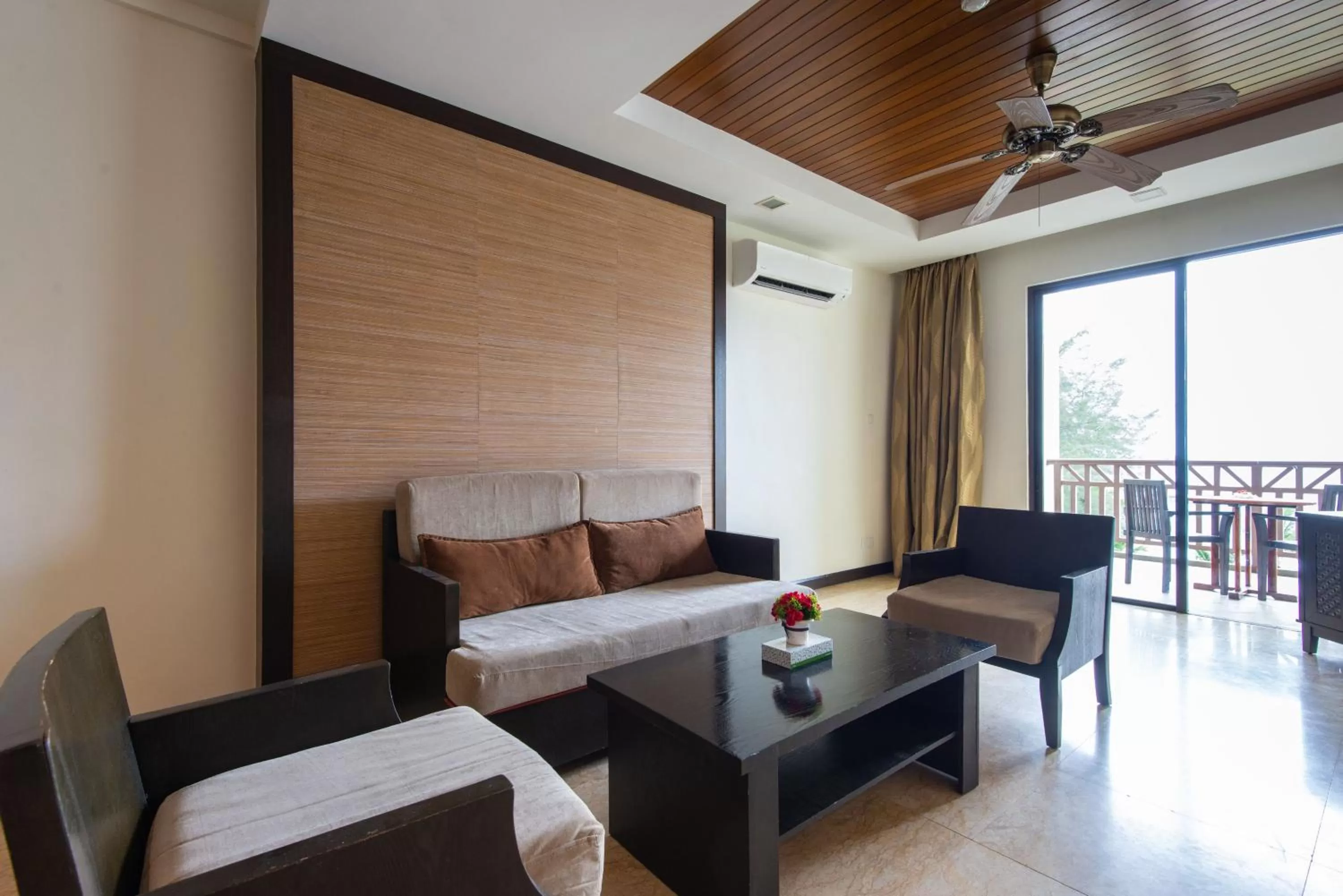 Bed in Sabah Beach Villas & Suites