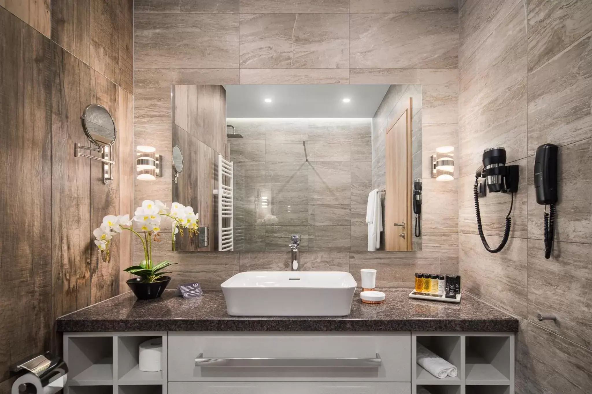 Twin Room - Disability Access in Hotel Jägerhof Twin Room - Disability Access in Hotel Jägerhof