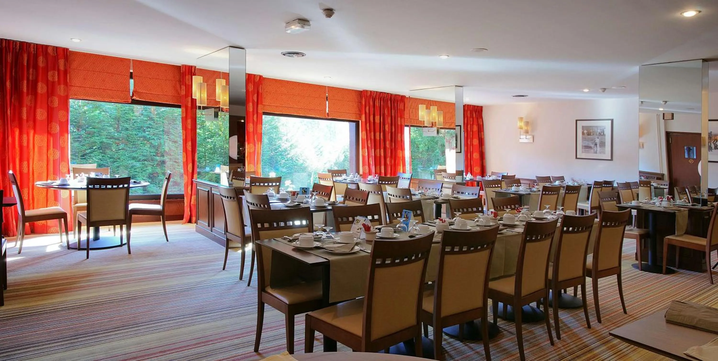 Restaurant/places to eat in Best Western Plus Hostellerie Du Vallon