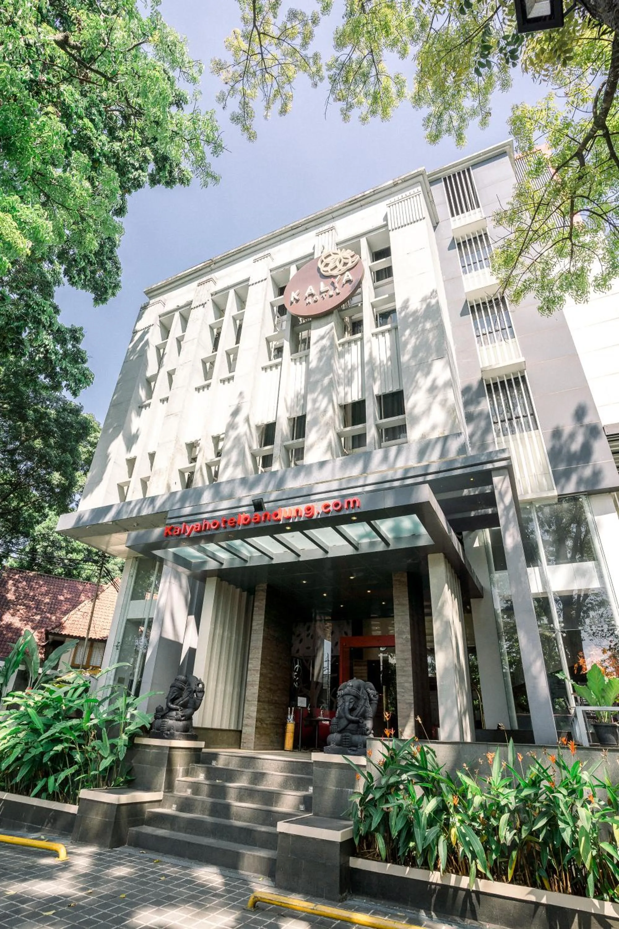 Property building in Kalya Hotel Bandung Dago