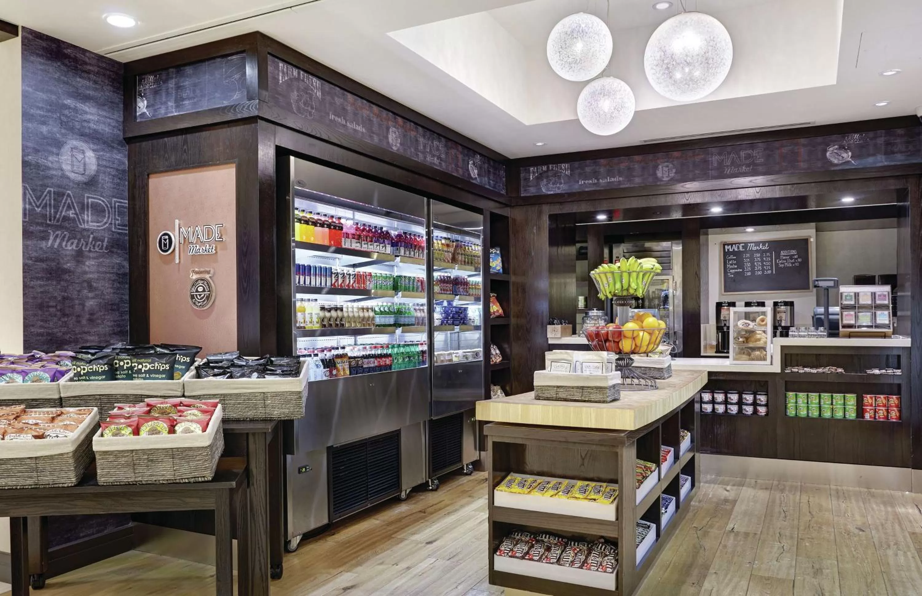 Restaurant/places to eat in DoubleTree by Hilton Washington DC – Crystal City