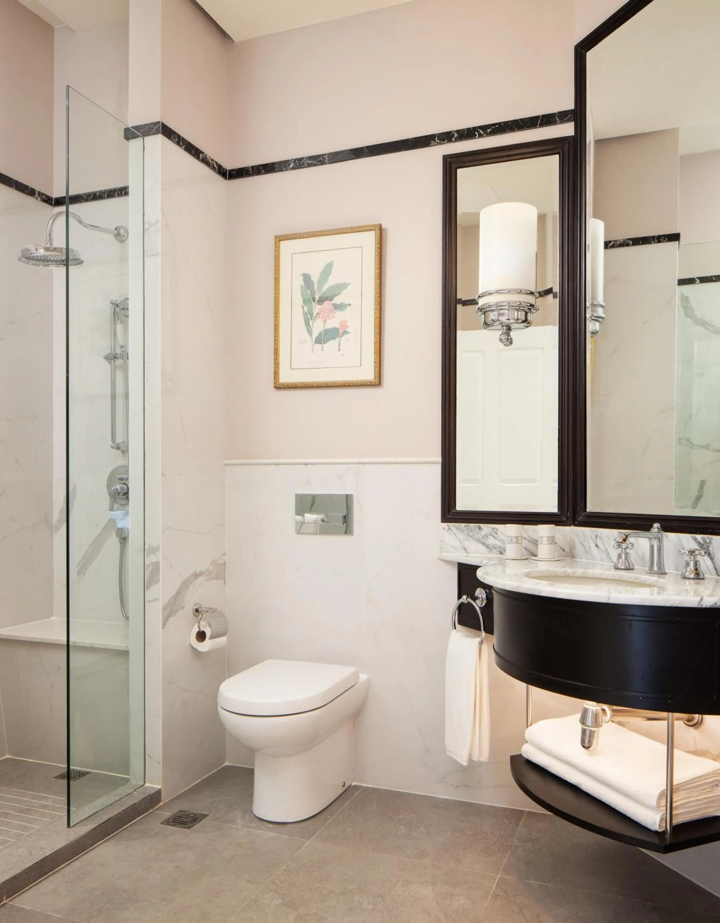 Bathroom in Raffles Grand Hotel d'Angkor