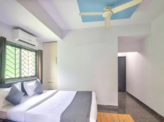 Photo of the whole room, Bed in Calangute Beach Corner