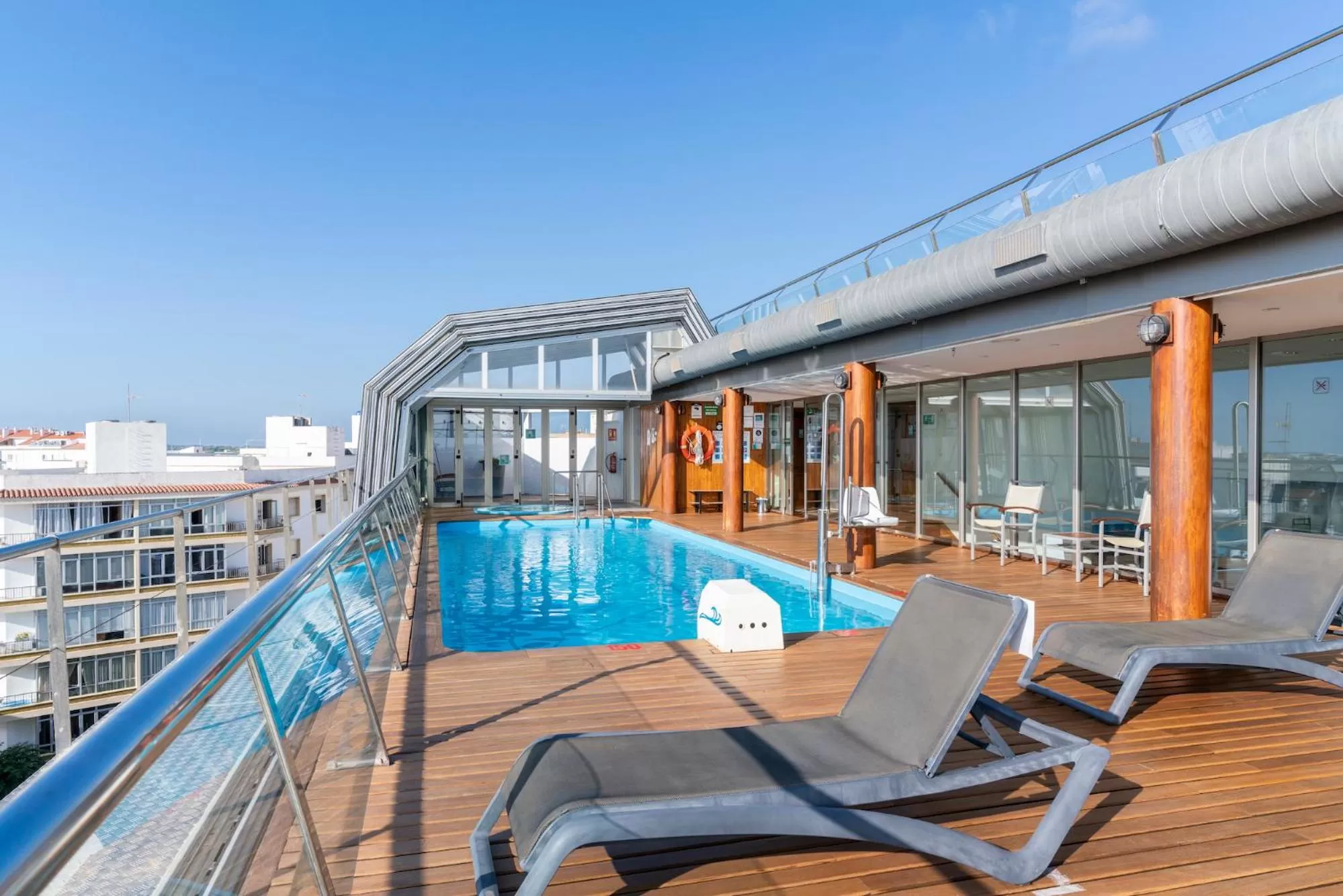 Swimming pool in ARTIEM Capri