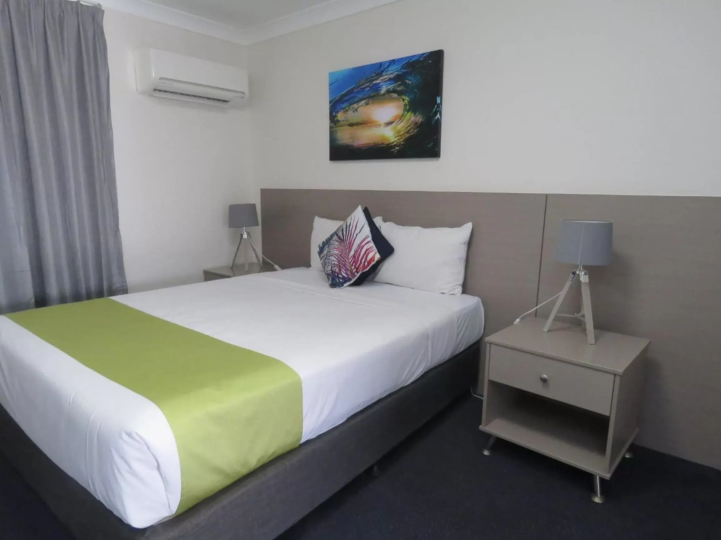 Standard Queen Room in Burke & Wills Mt Isa Standard Queen Room in Burke & Wills Mt Isa