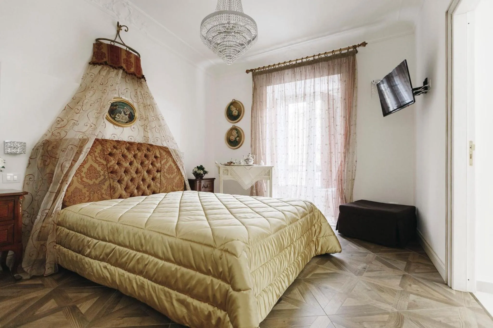 Photo of the whole room, Bed in B&B Palazzo del Teatro