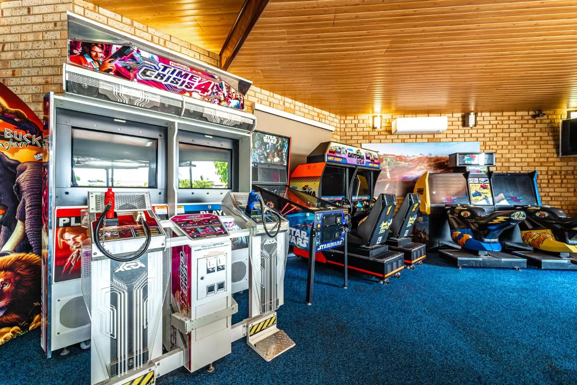 Property building in Carnarvon Motel