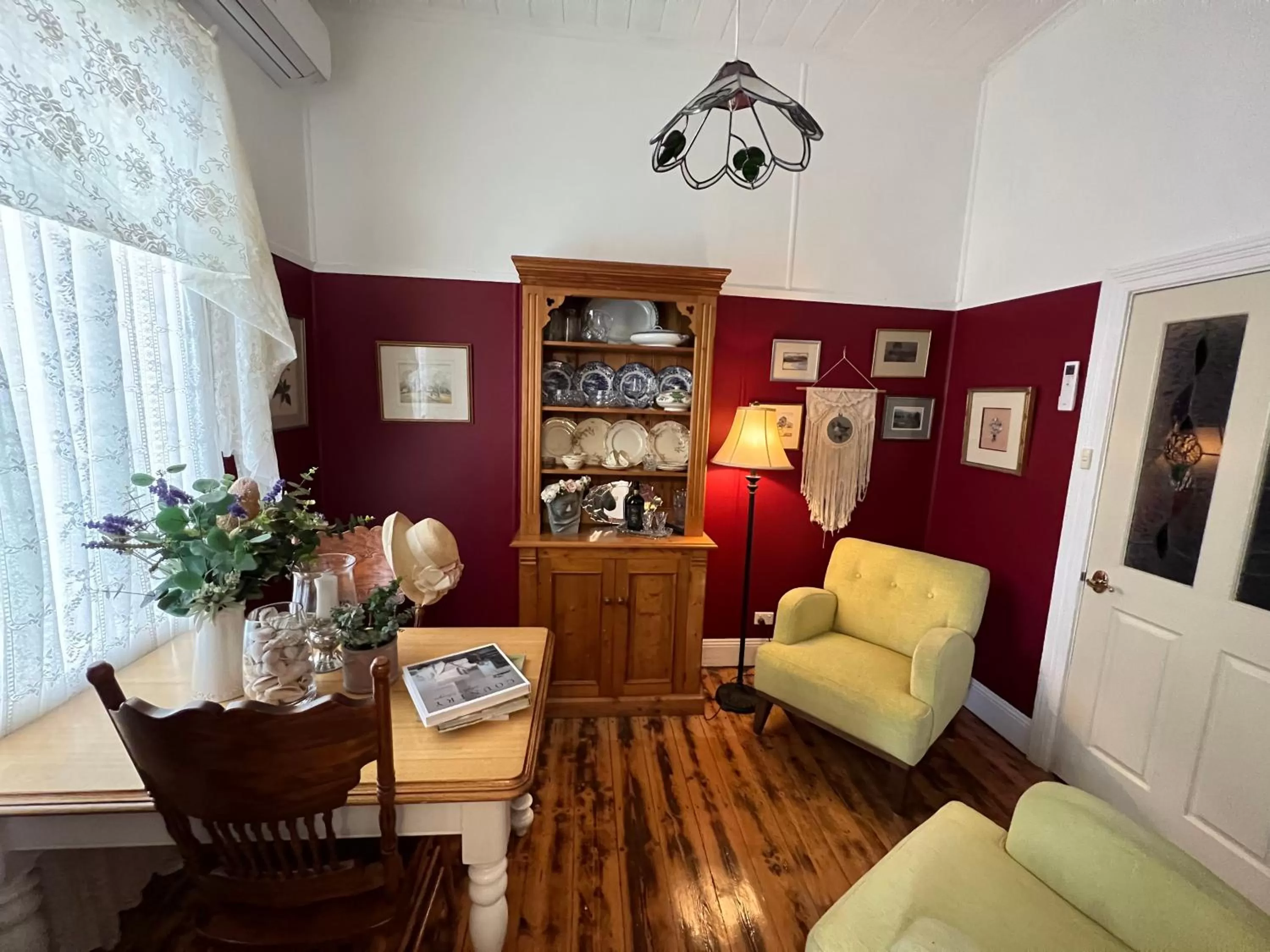 Seating Area in Ivy May Cottage