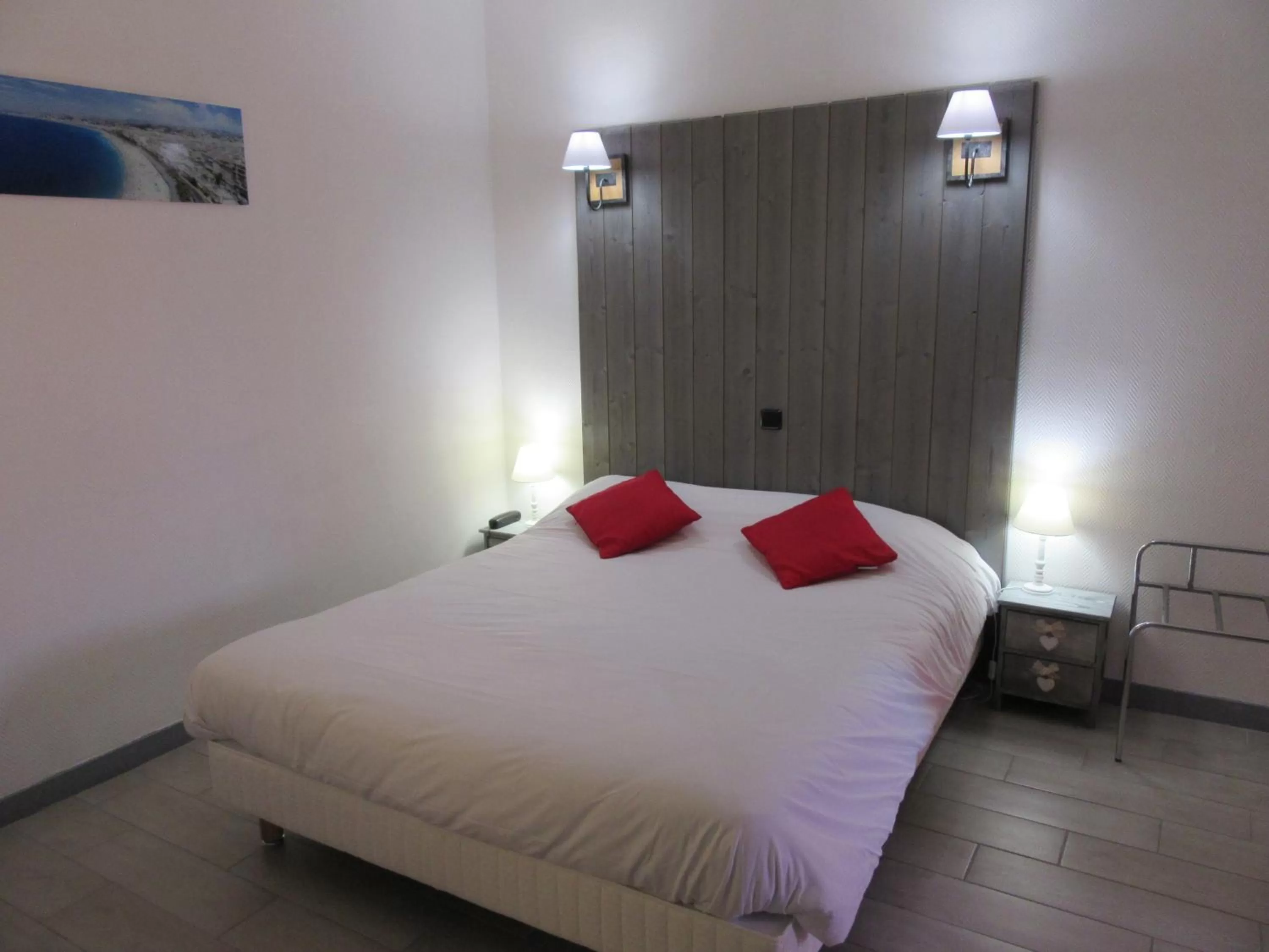 Bed in Hotel de France