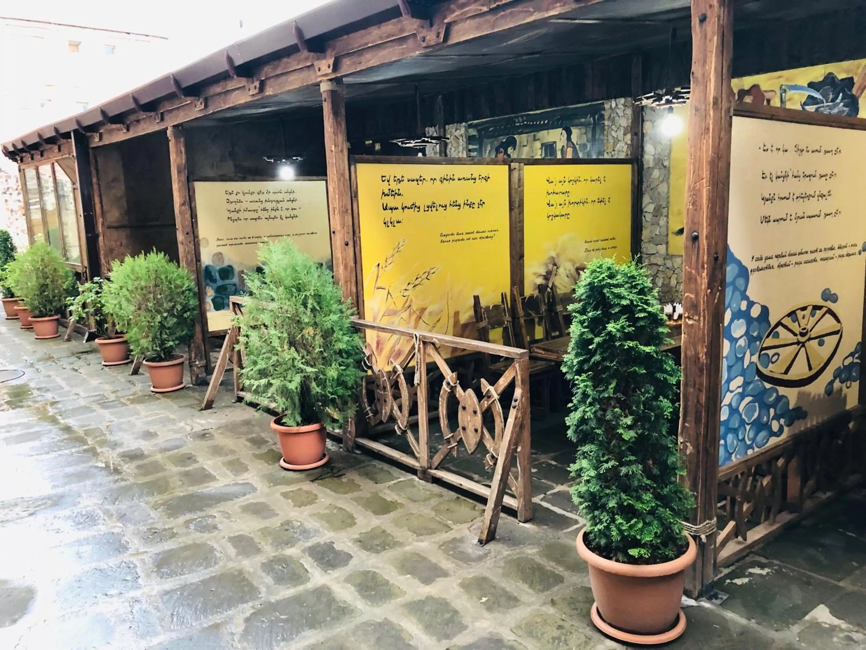 Restaurant/places to eat in Vale hotel&restaurant complex