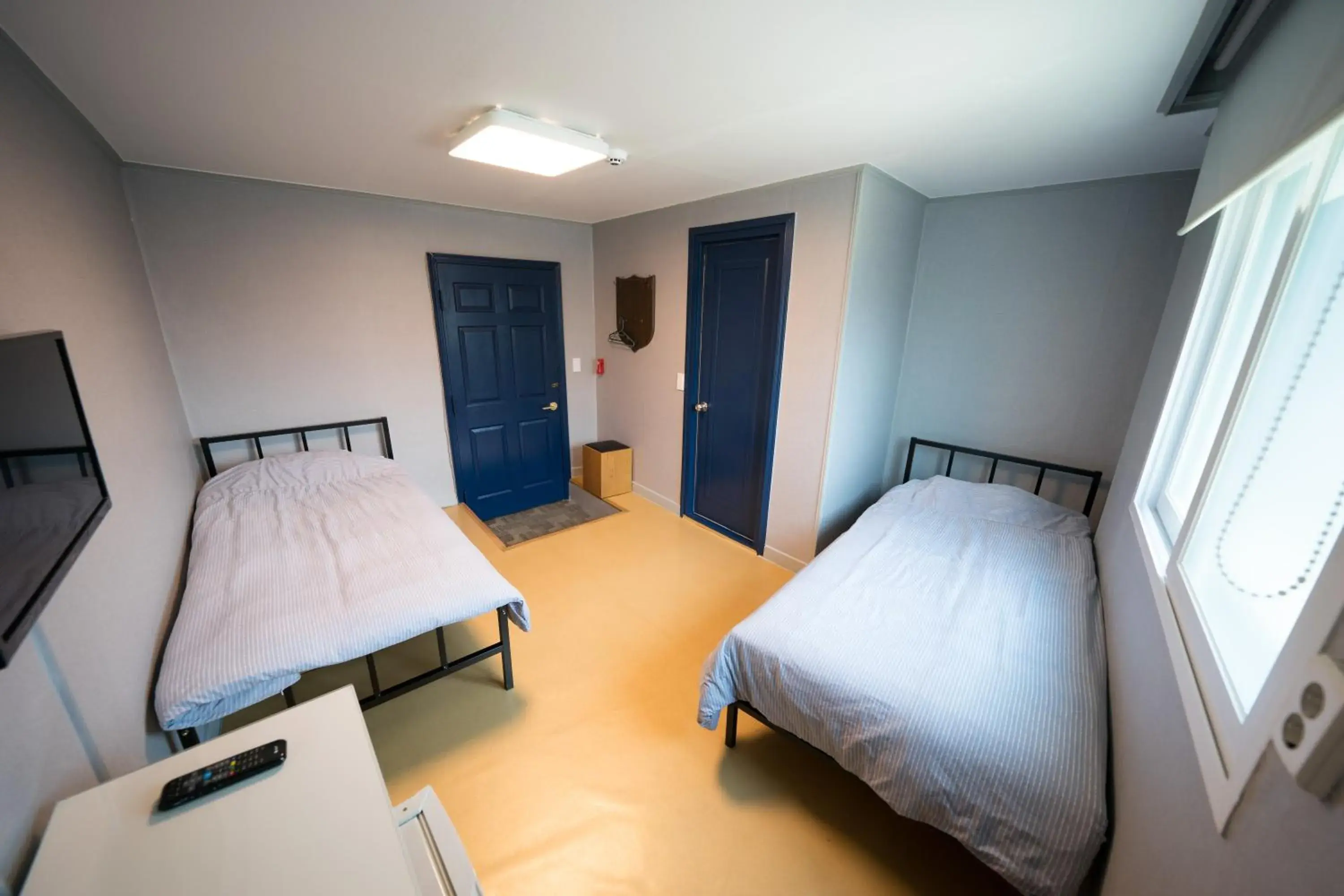 Budget Twin Room in Beewon Guesthouse Budget Twin Room in Beewon Guesthouse