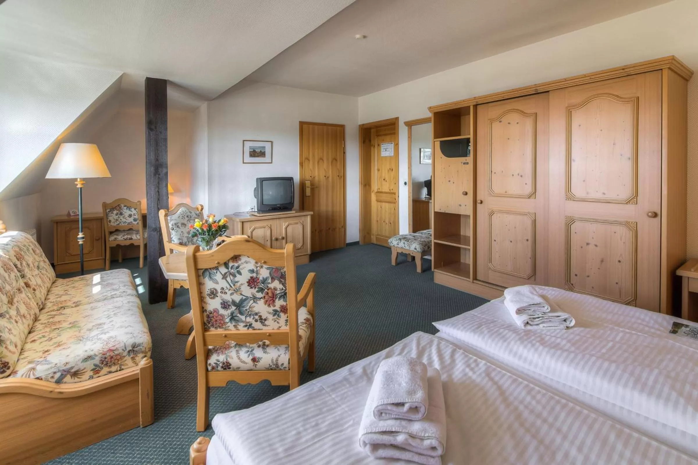 Photo of the whole room, Bed in Schloss Herrenstein