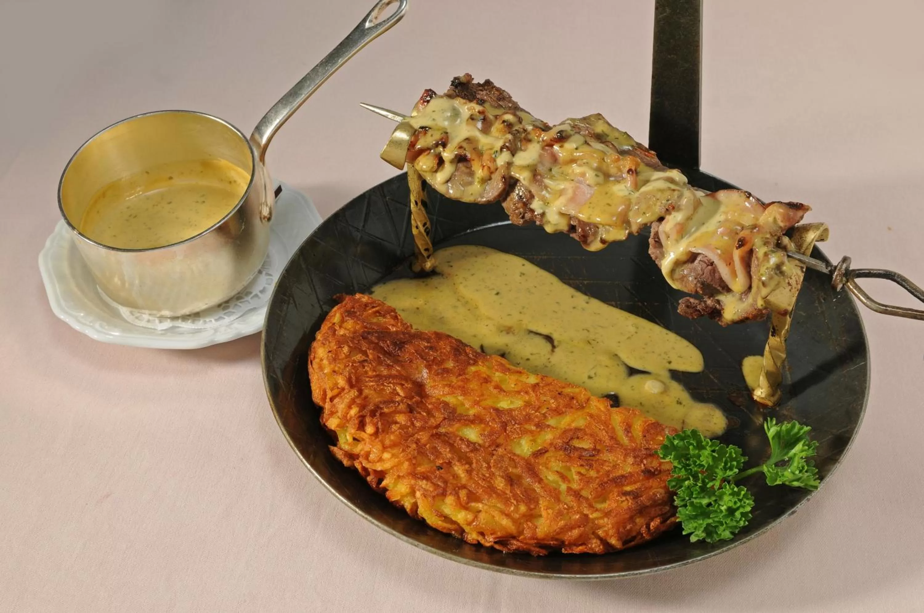 Food and drinks in Alpenblick Hotel & Restaurant Wilderswil by Interlaken