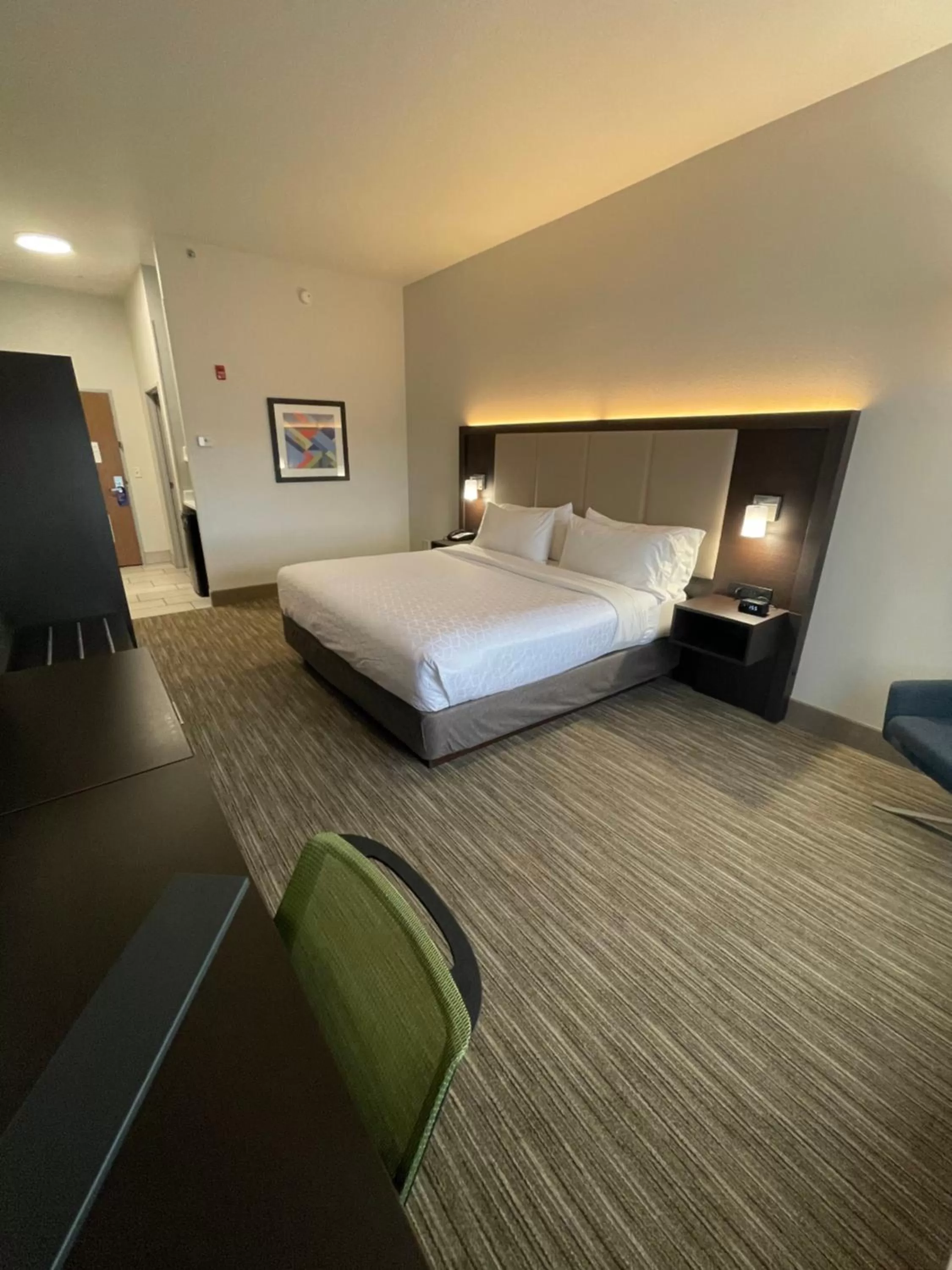 Bed in Holiday Inn Express Hotel & Suites Las Vegas NM by IHG