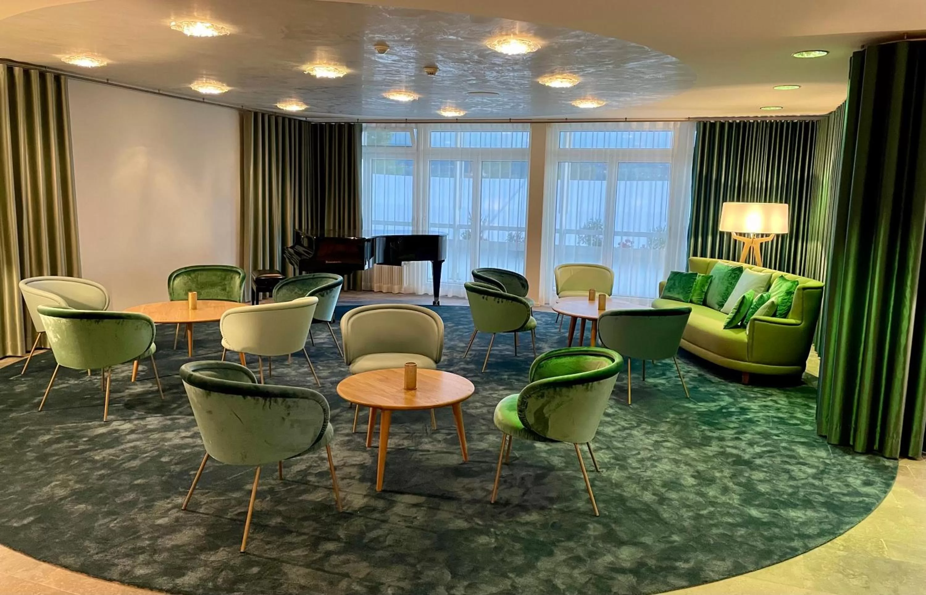 Lobby or reception in Tertianum Parkresidenz Meilen