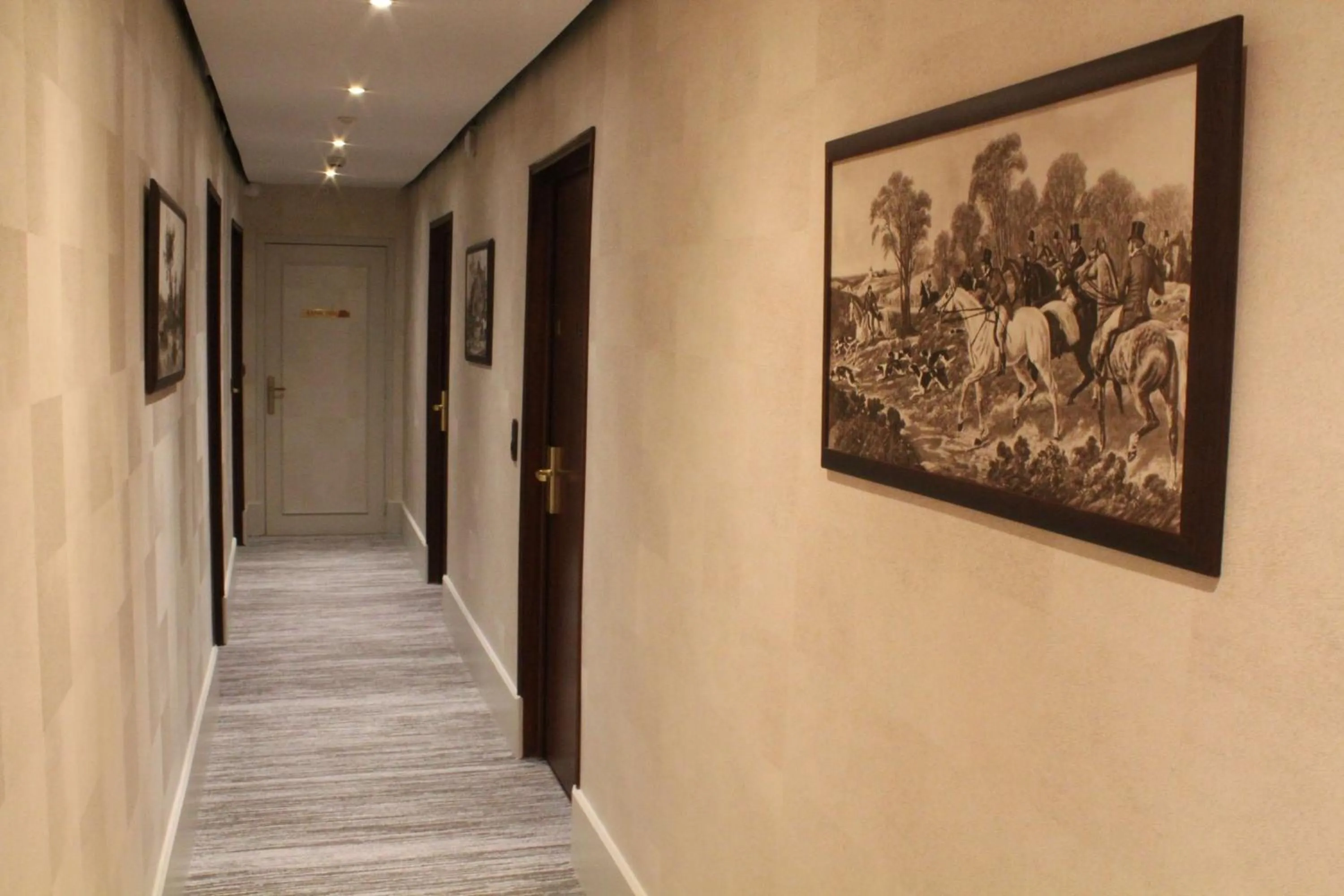 Photo of the whole room in Best Western de Diane