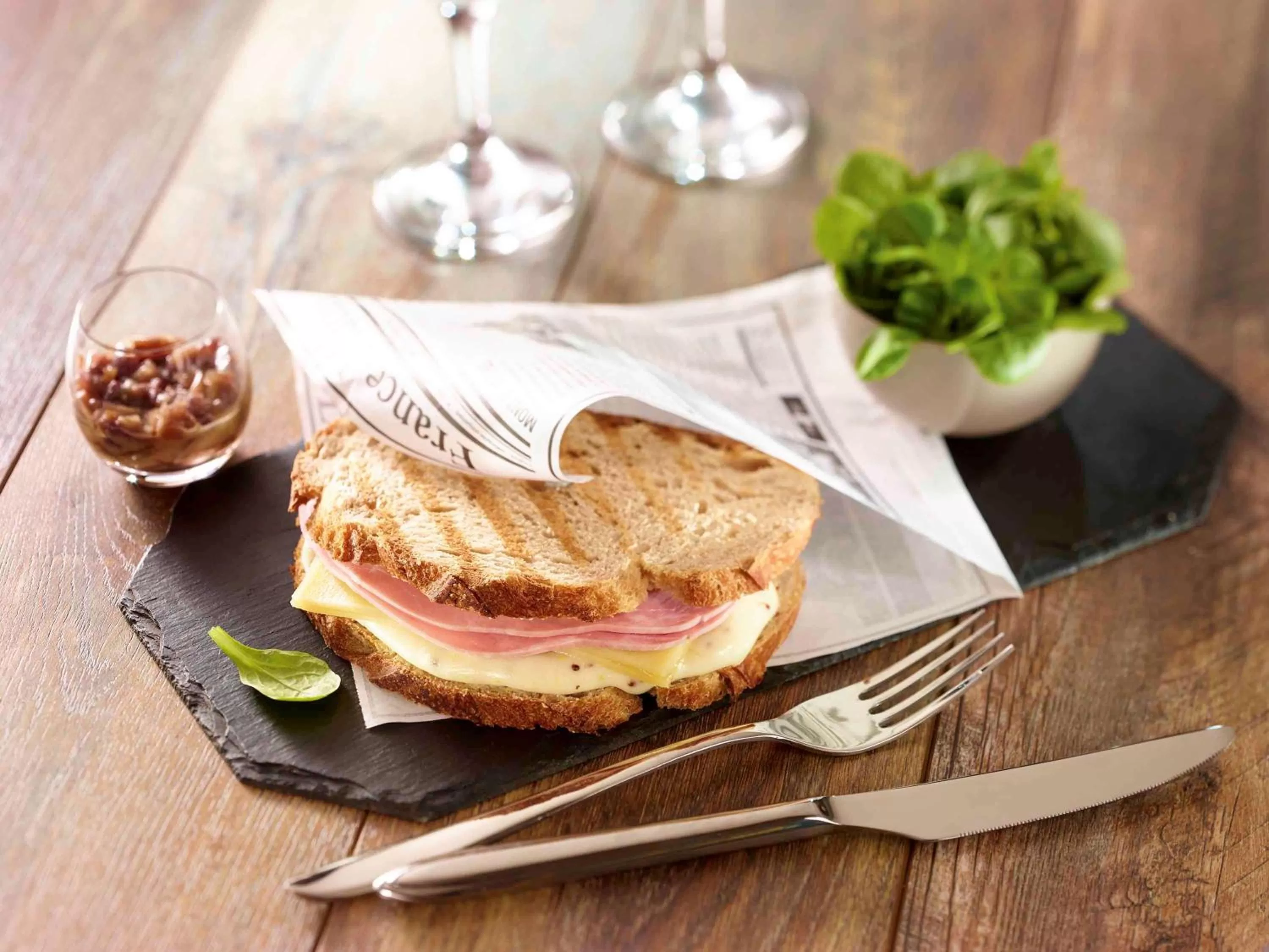 Restaurant/places to eat in ibis Bayonne Centre