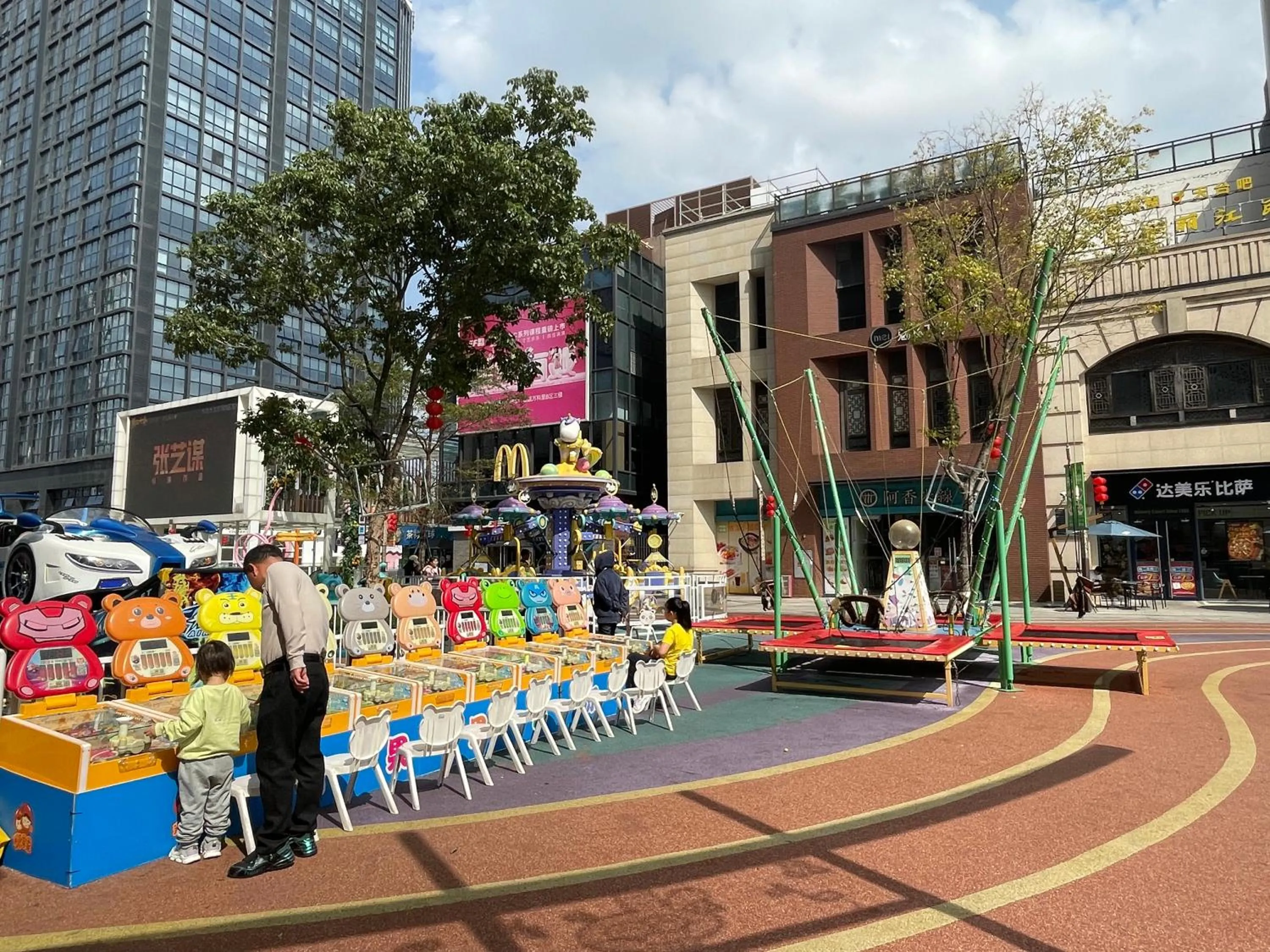 Entertainment in Bridal Tea House Hotel