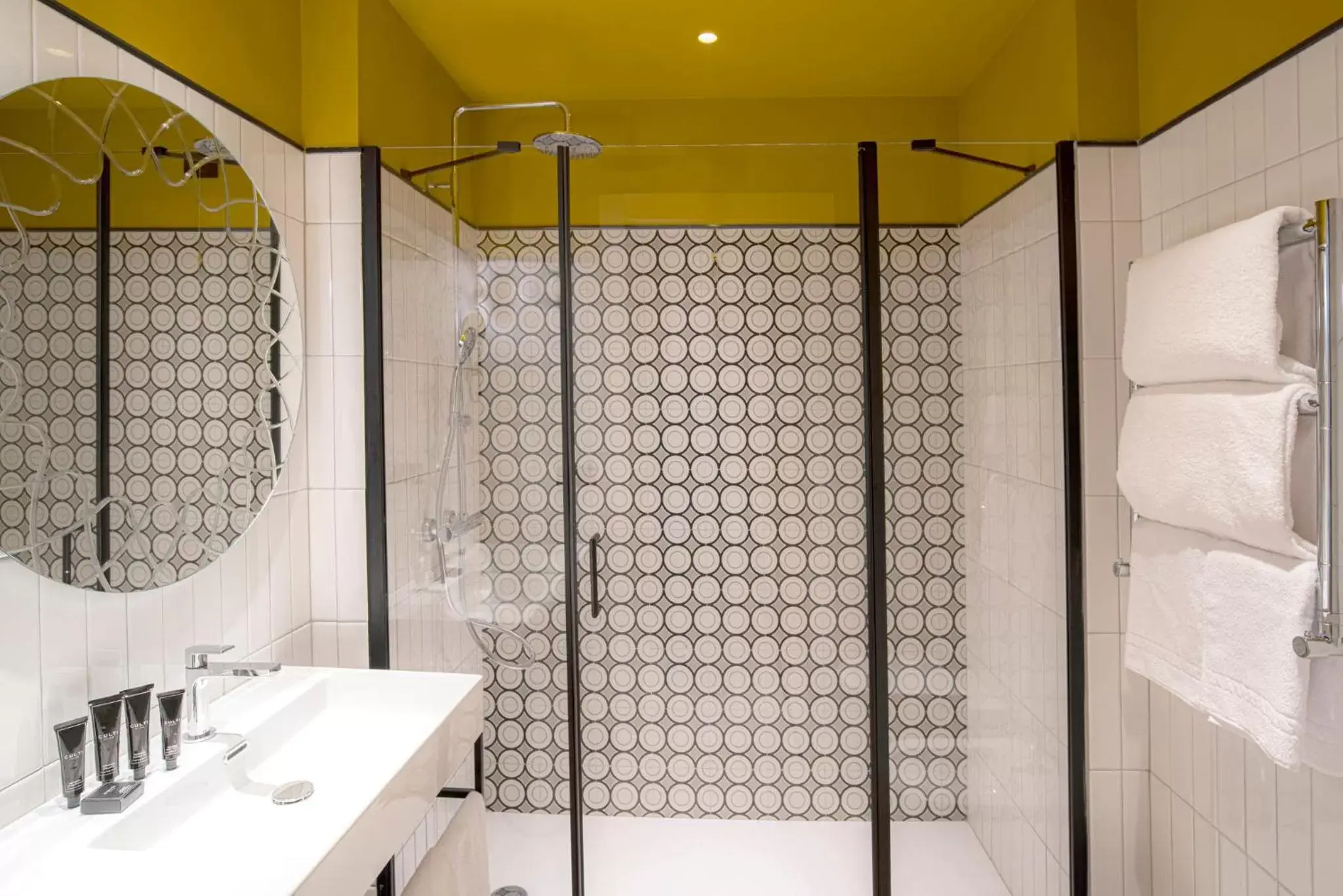 Standard King Room with Balcony in Hotel Indigo Florence, an IHG Hotel Standard King Room with Balcony in Hotel Indigo Florence, an IHG Hotel