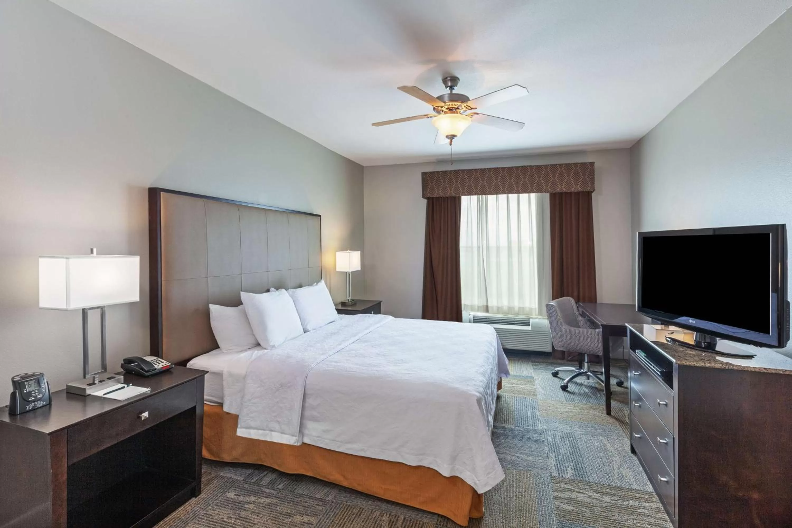 Bedroom, Bed in Homewood Suites by Hilton Waco