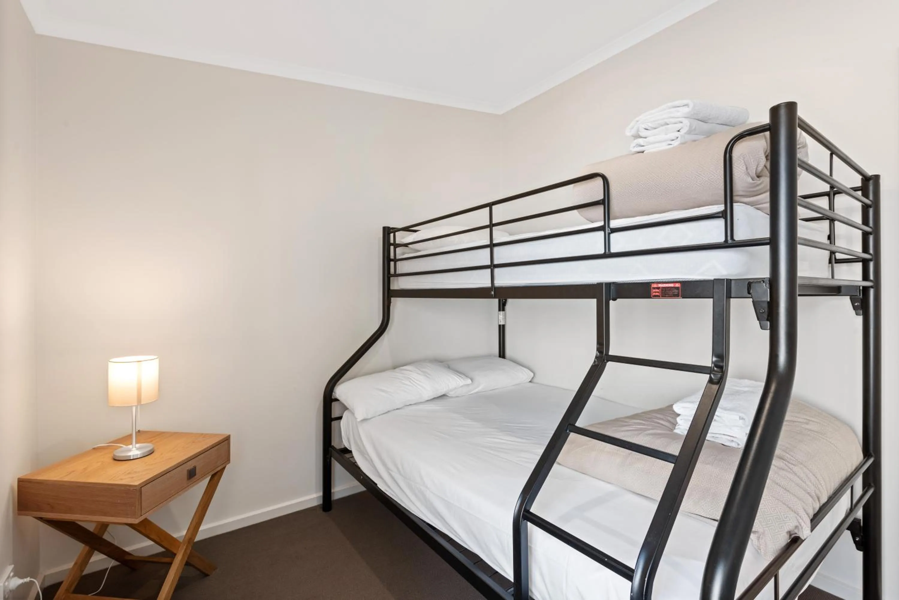 Bedroom, Bed in Discovery Parks - Maidens Inn Moama